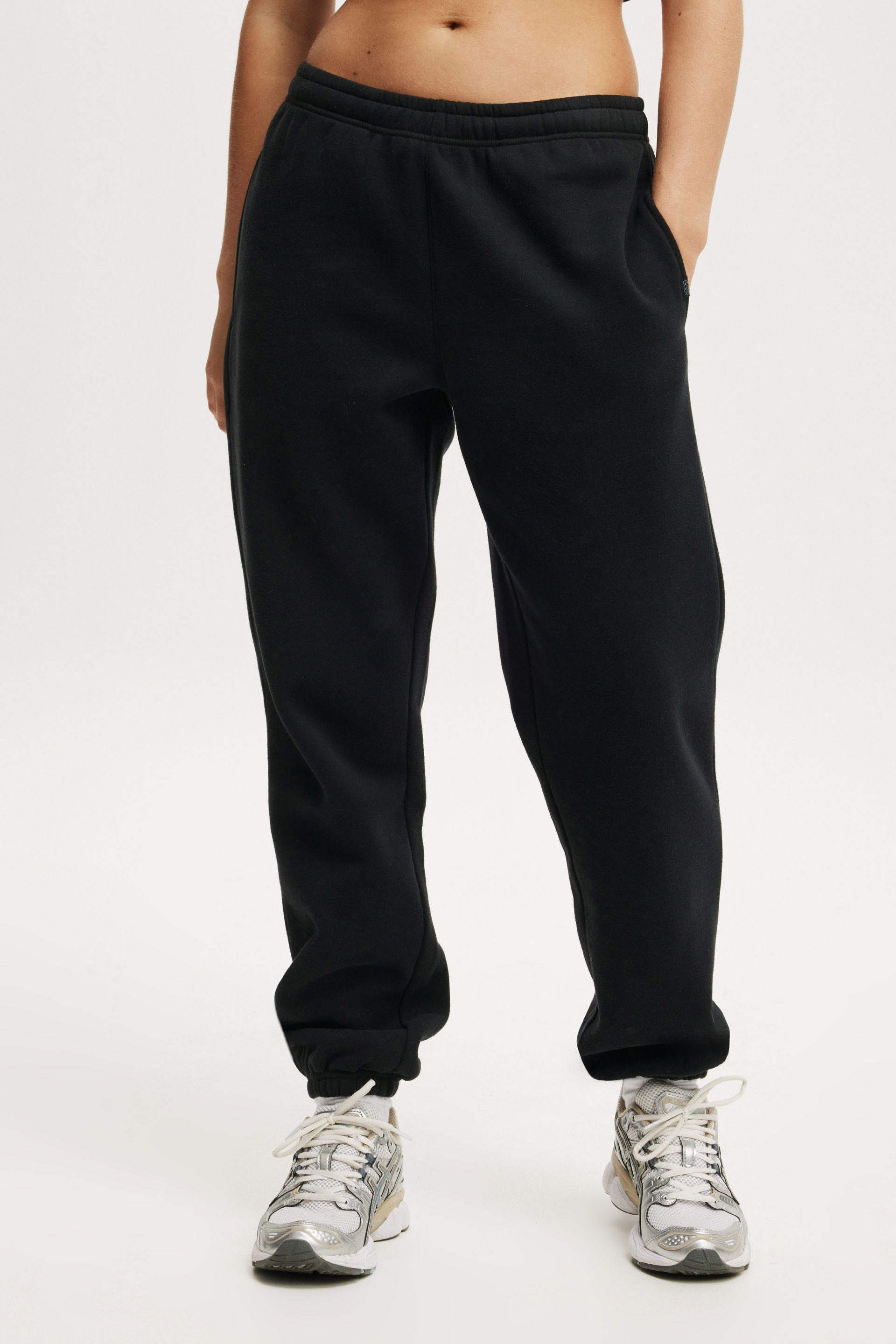 10088-plush-essential-gym-sweatpant-black-1.jpg