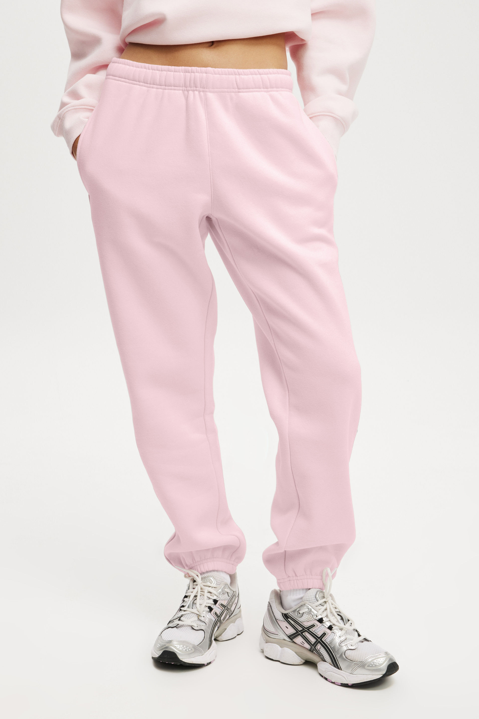 10153-plush-essential-gym-sweatpant-cherry-dream-coconut-milk-1.jpg