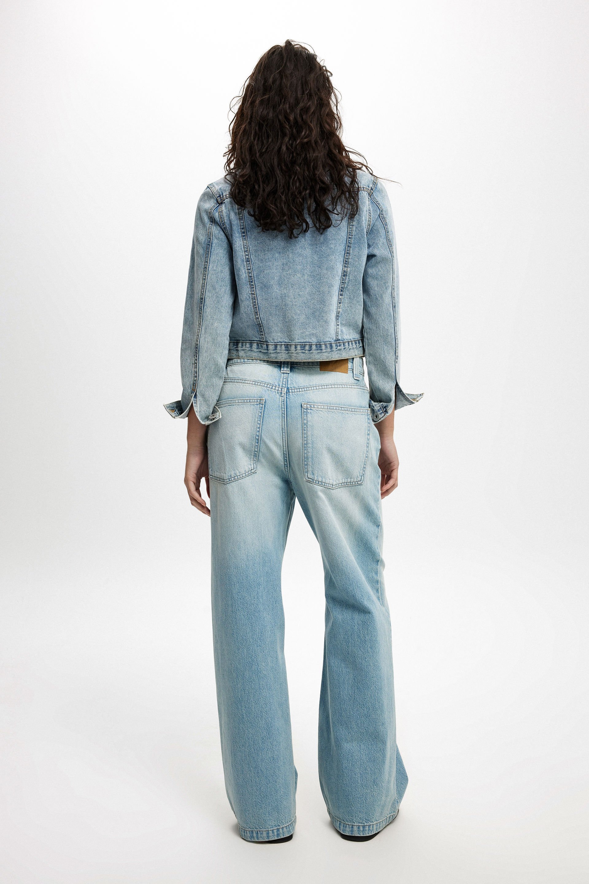 1018-low-super-baggy-jean-sunfaded-blue-1.jpg