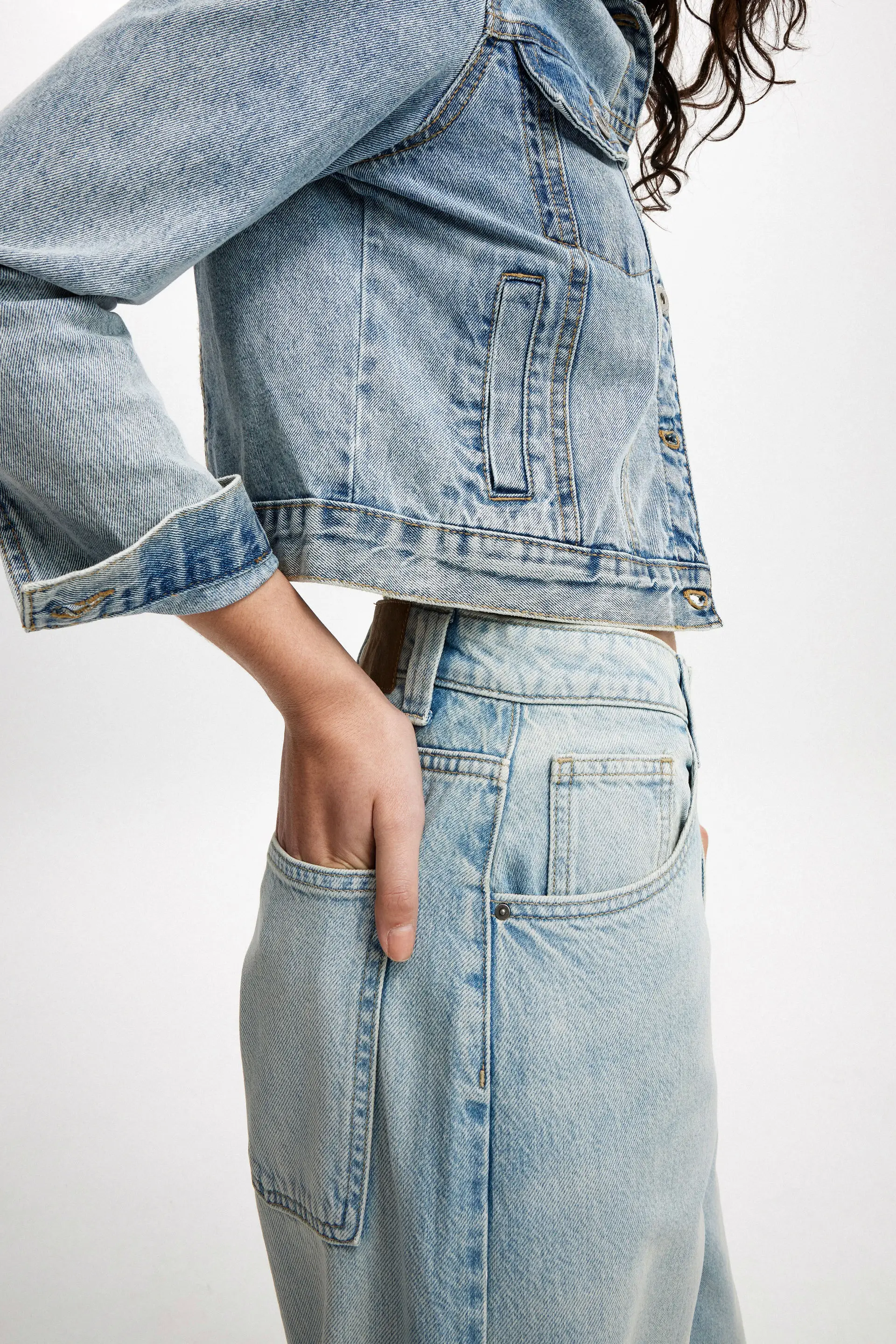 1018-low-super-baggy-jean-sunfaded-blue-1.jpg