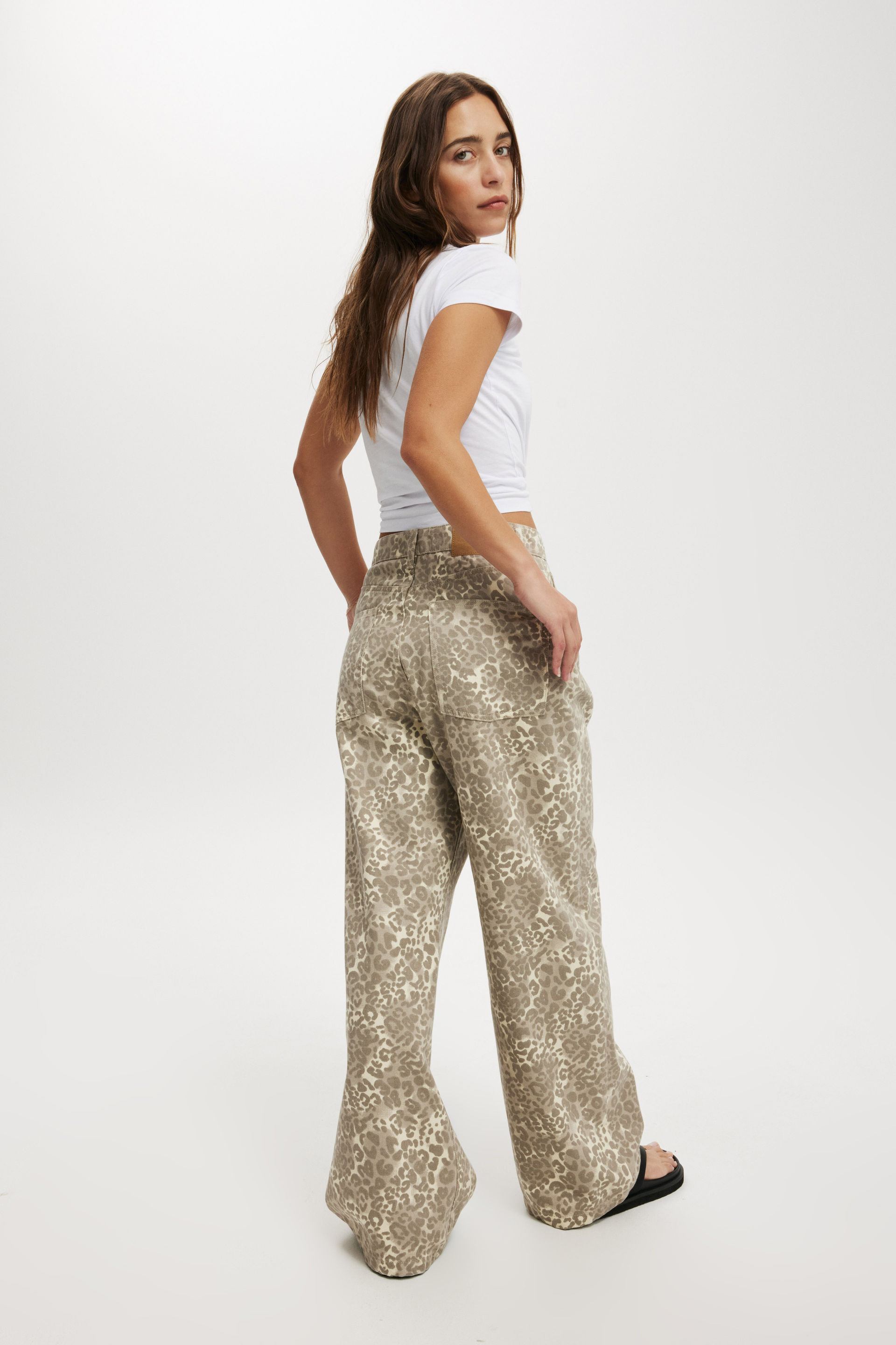 1042-low-super-baggy-jean-rory-leopard-1.jpg