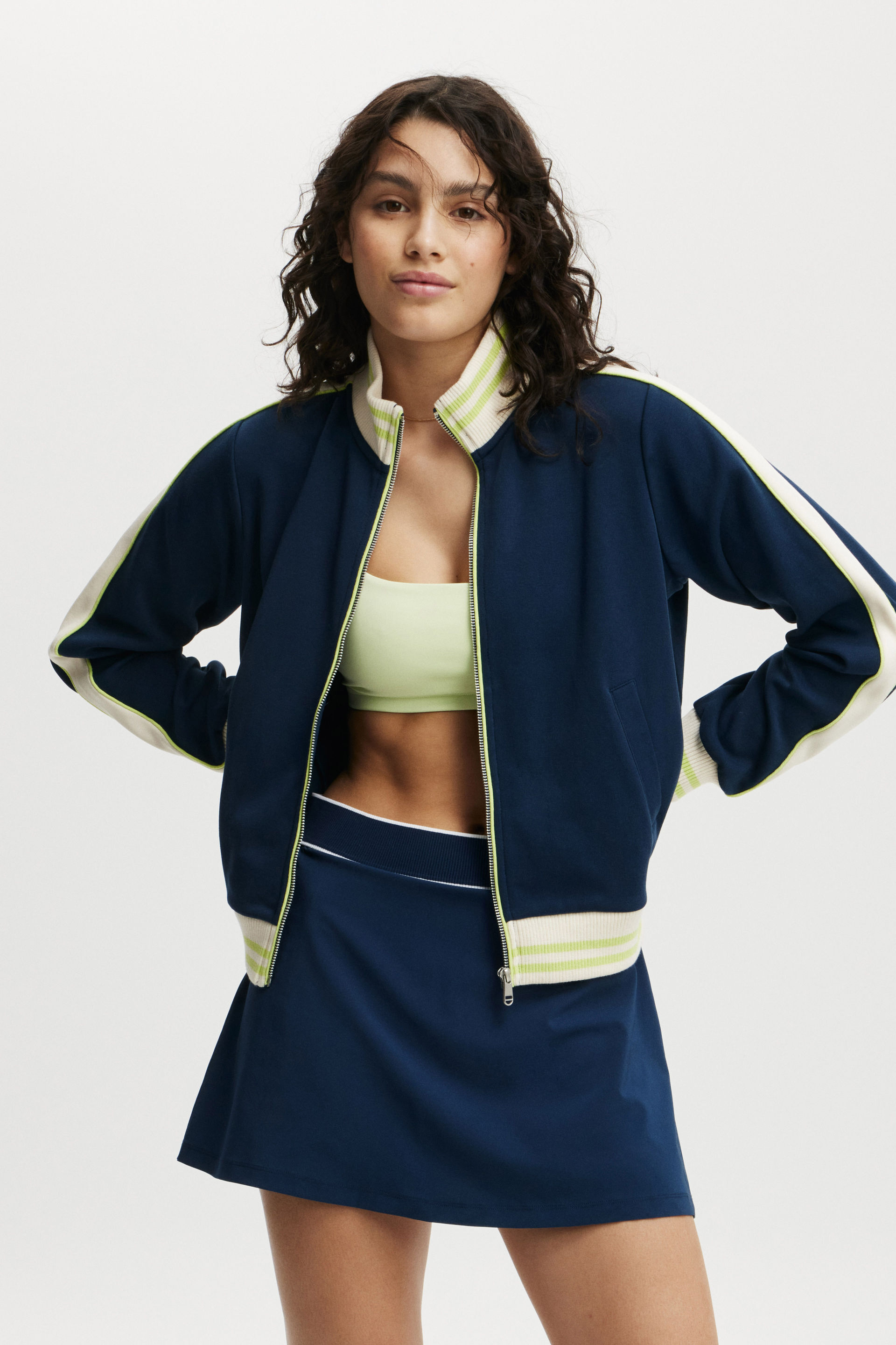 11125-active-move-jacket-dark-water-coconut-milk-1.jpg