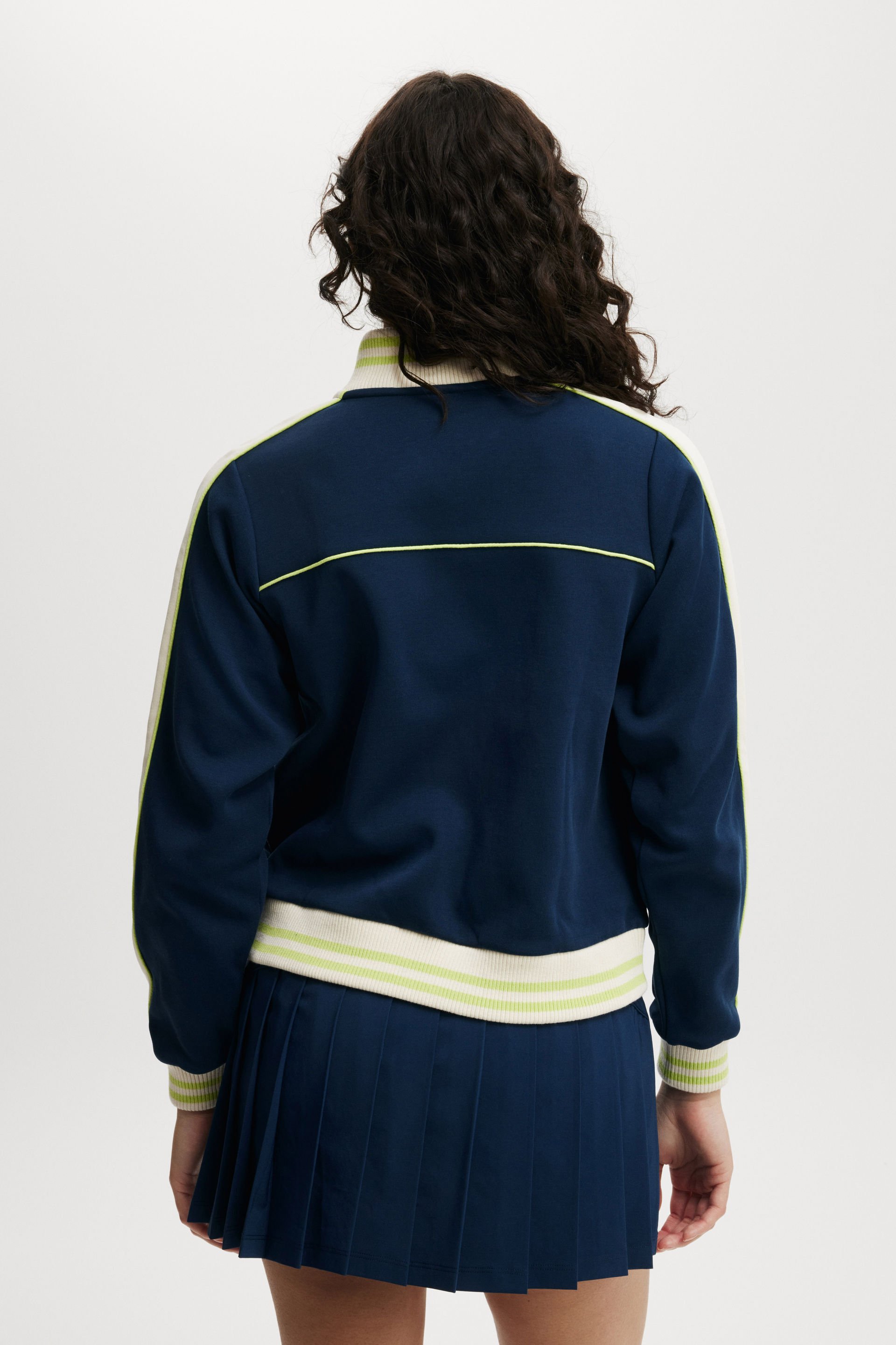11125-active-move-jacket-dark-water-coconut-milk-1.jpg
