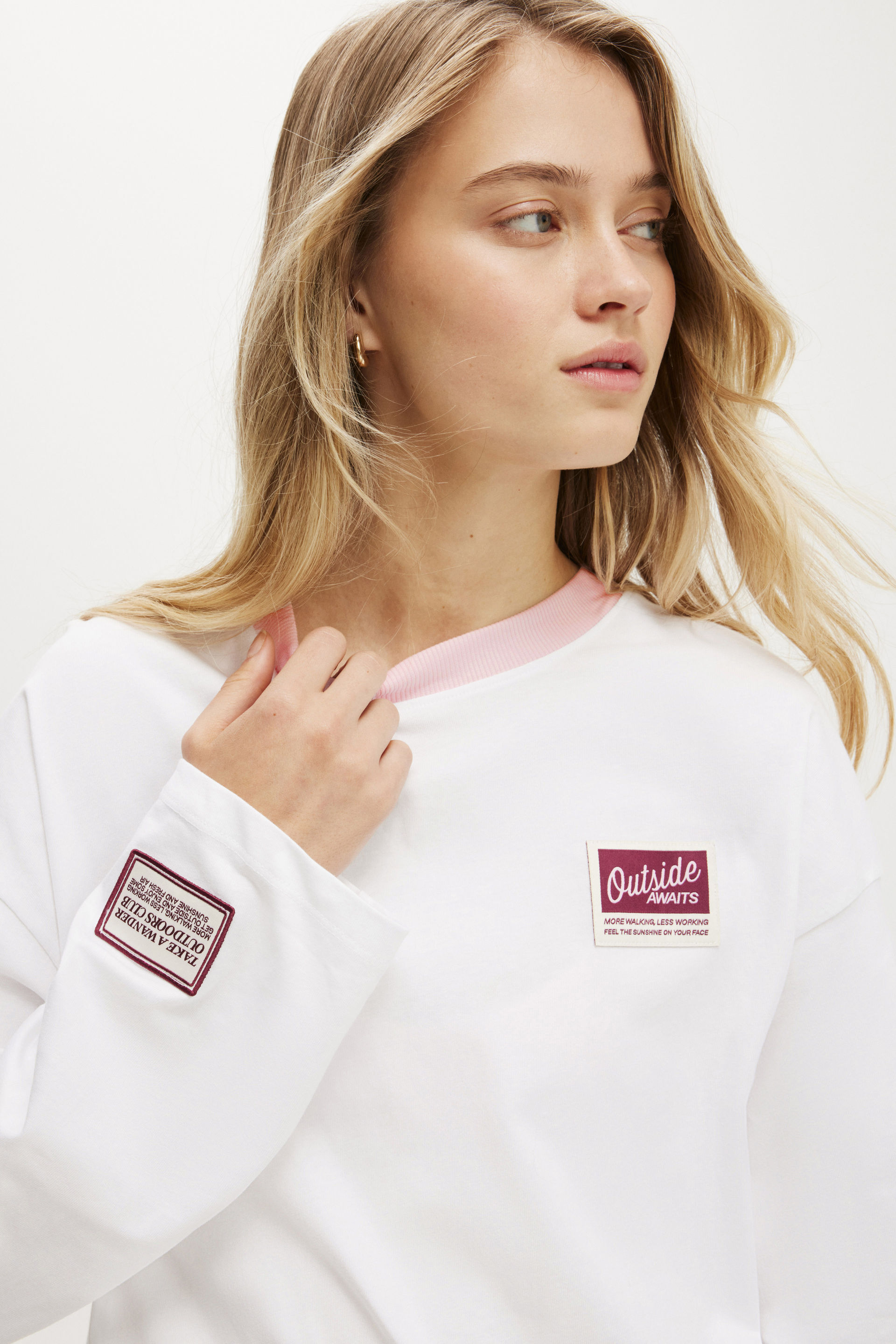 12018-long-sleeve-graphic-crew-white-outdoors-club-1.jpg