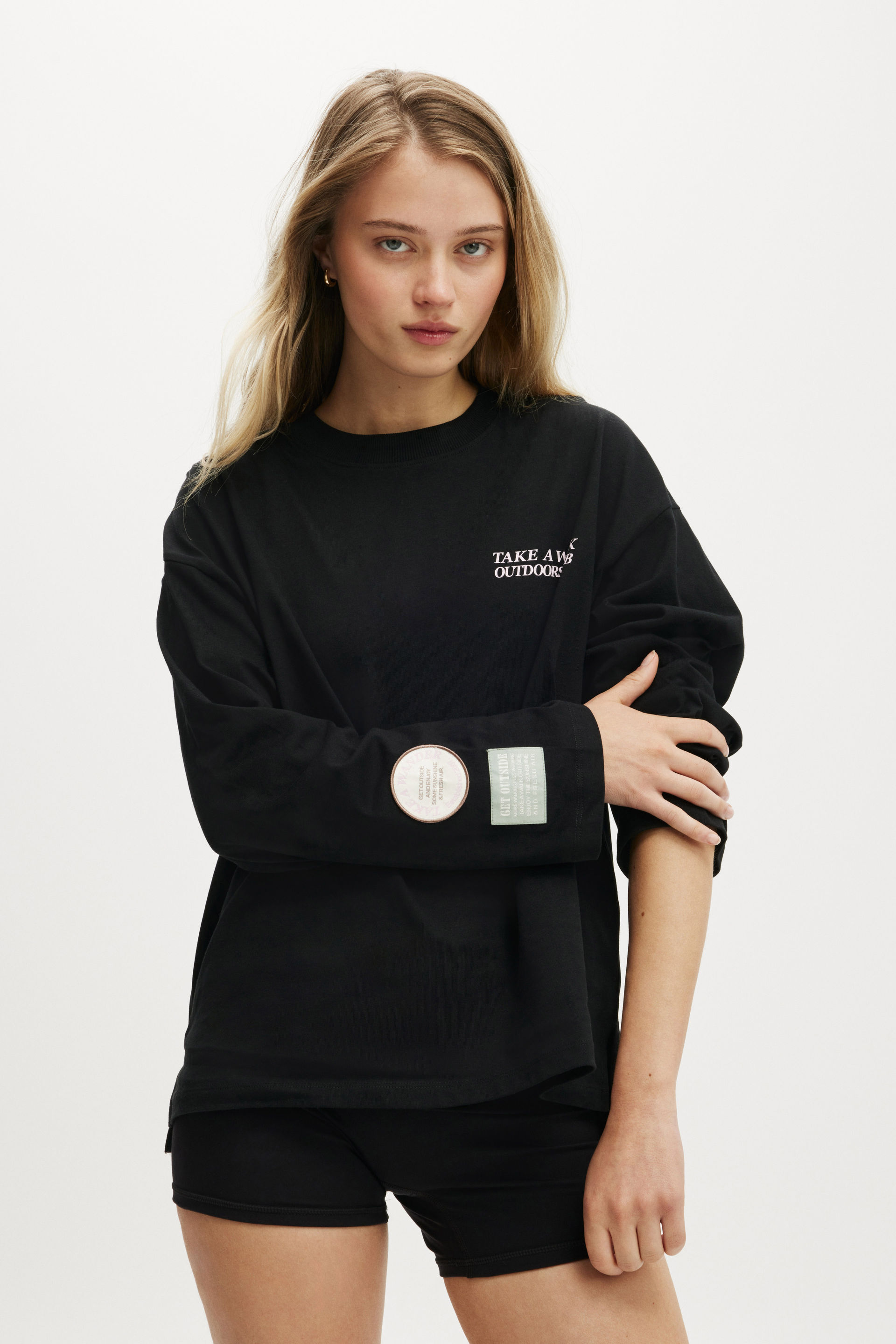 12058-long-sleeve-graphic-crew-black-outdoors-club-1.jpg