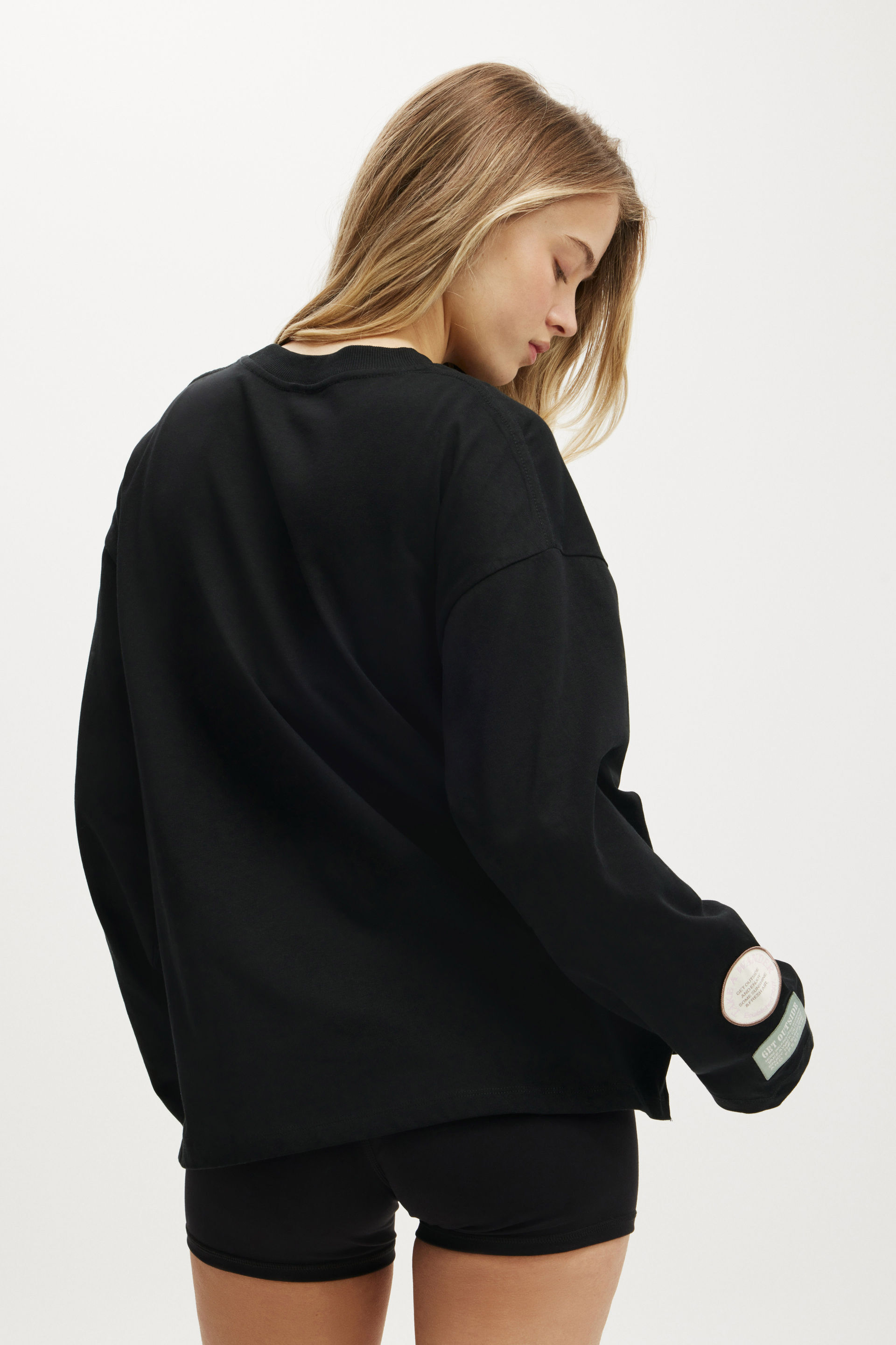 12058-long-sleeve-graphic-crew-black-outdoors-club-1.jpg