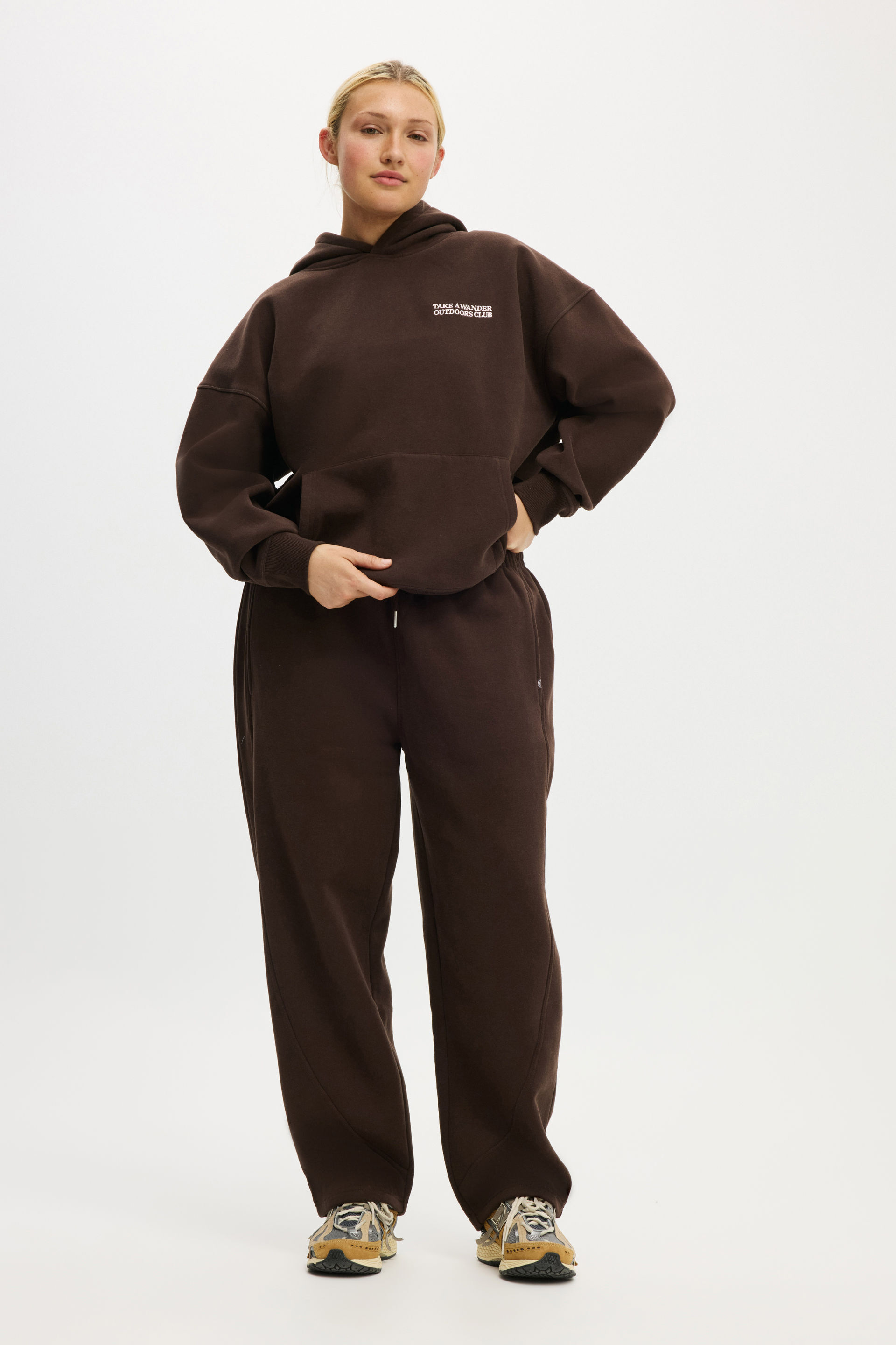 Plush Essential Barrel Sweatpant french roast