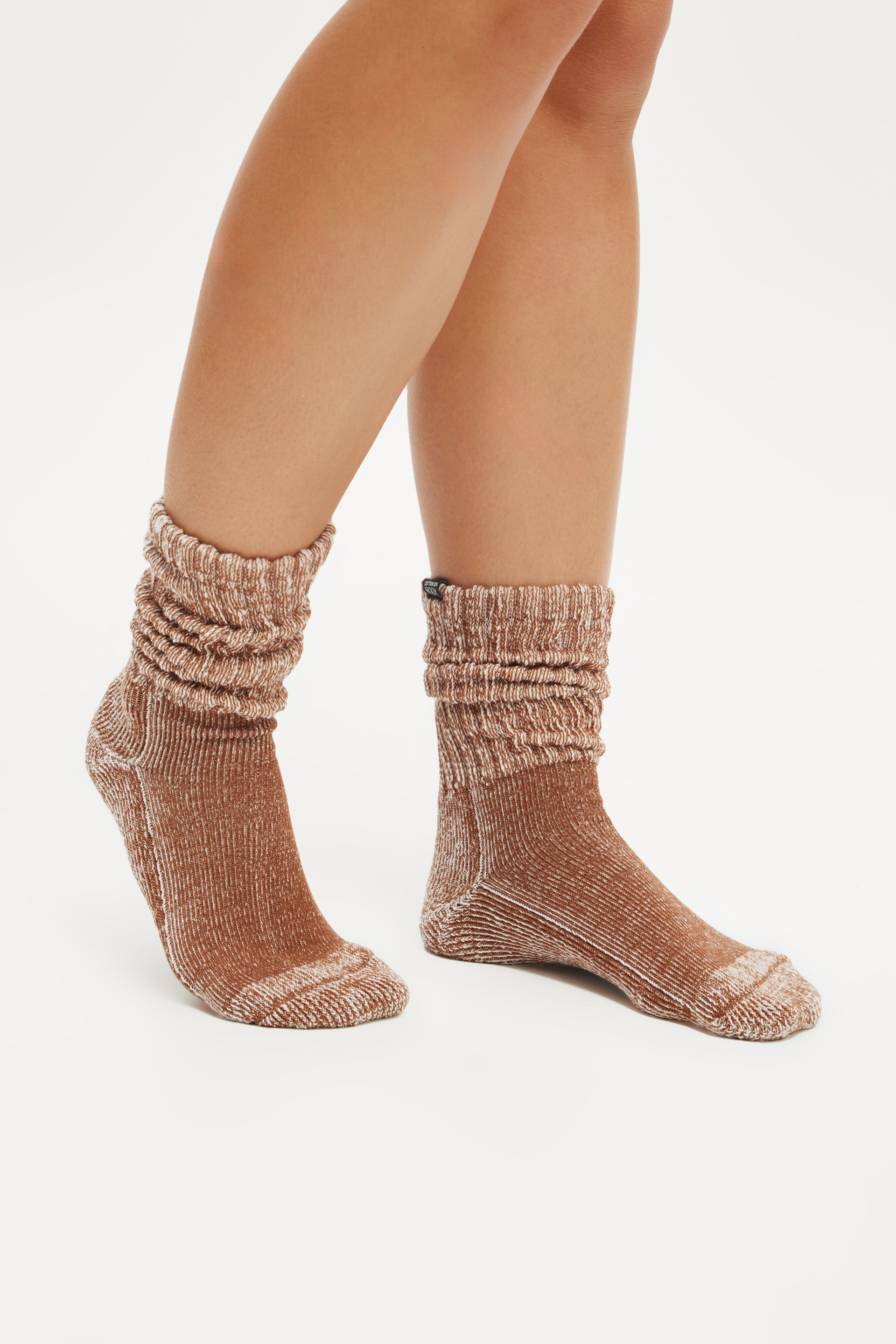 13106-body-hiking-sock-truffle-coconut-milk-1.jpg