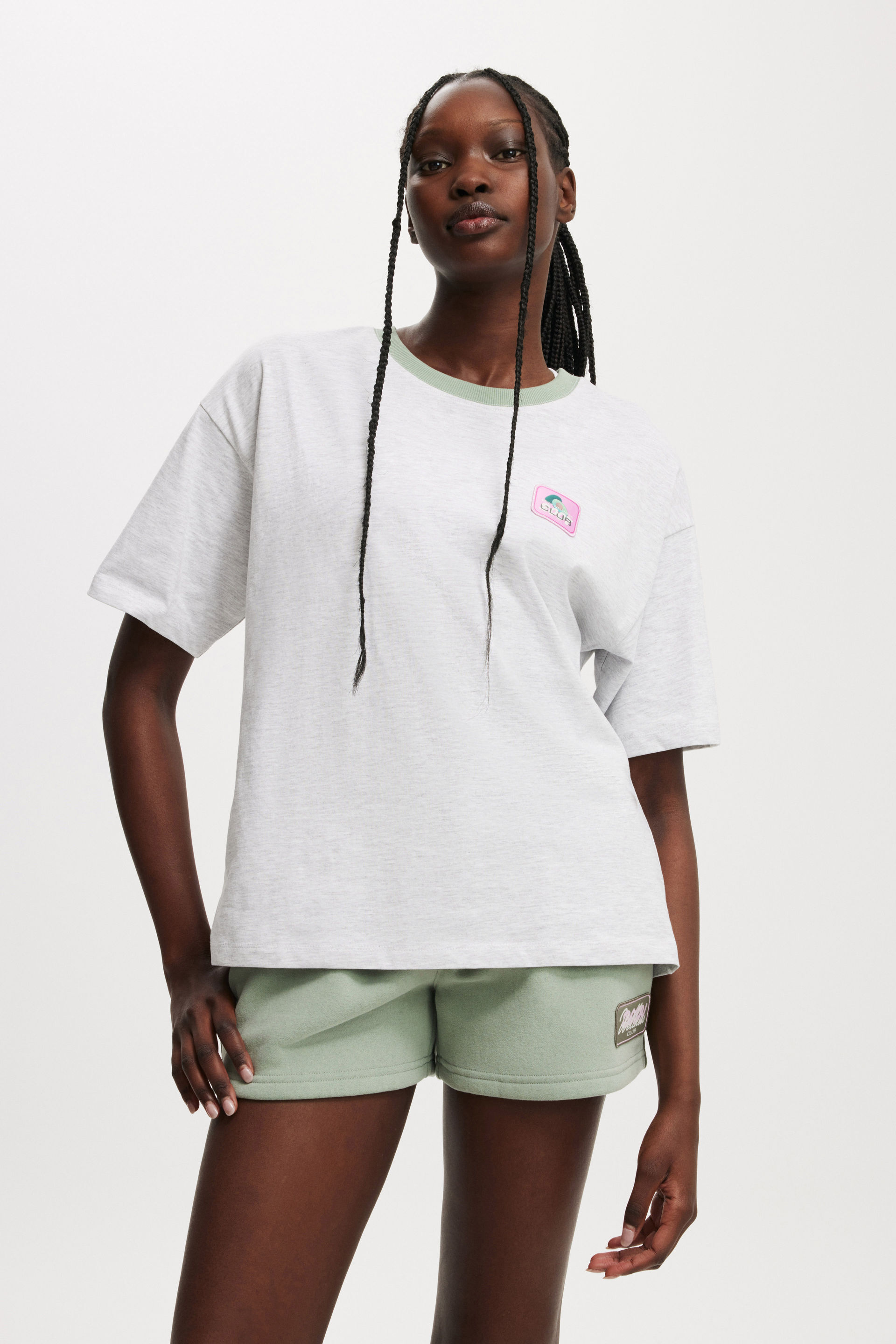 Active Graphic Tee light grey marle/bwc interlaced badge