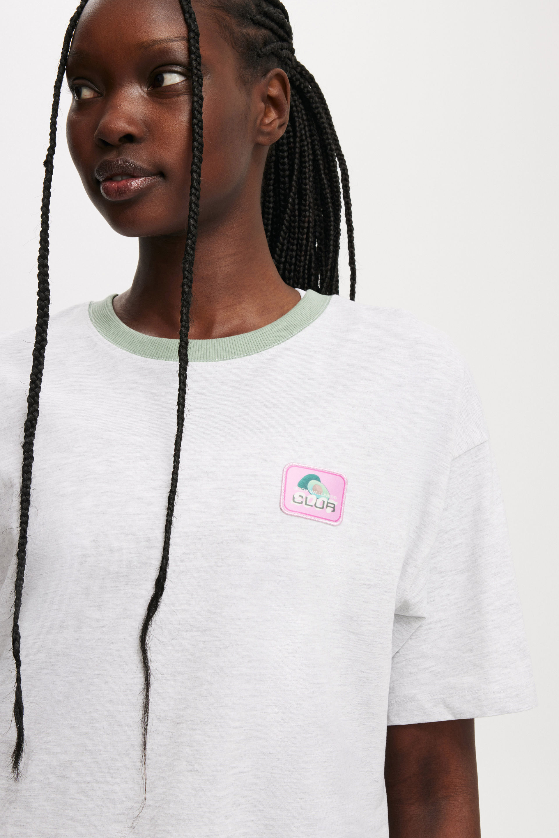 Active Graphic Tee light grey marle/bwc interlaced badge