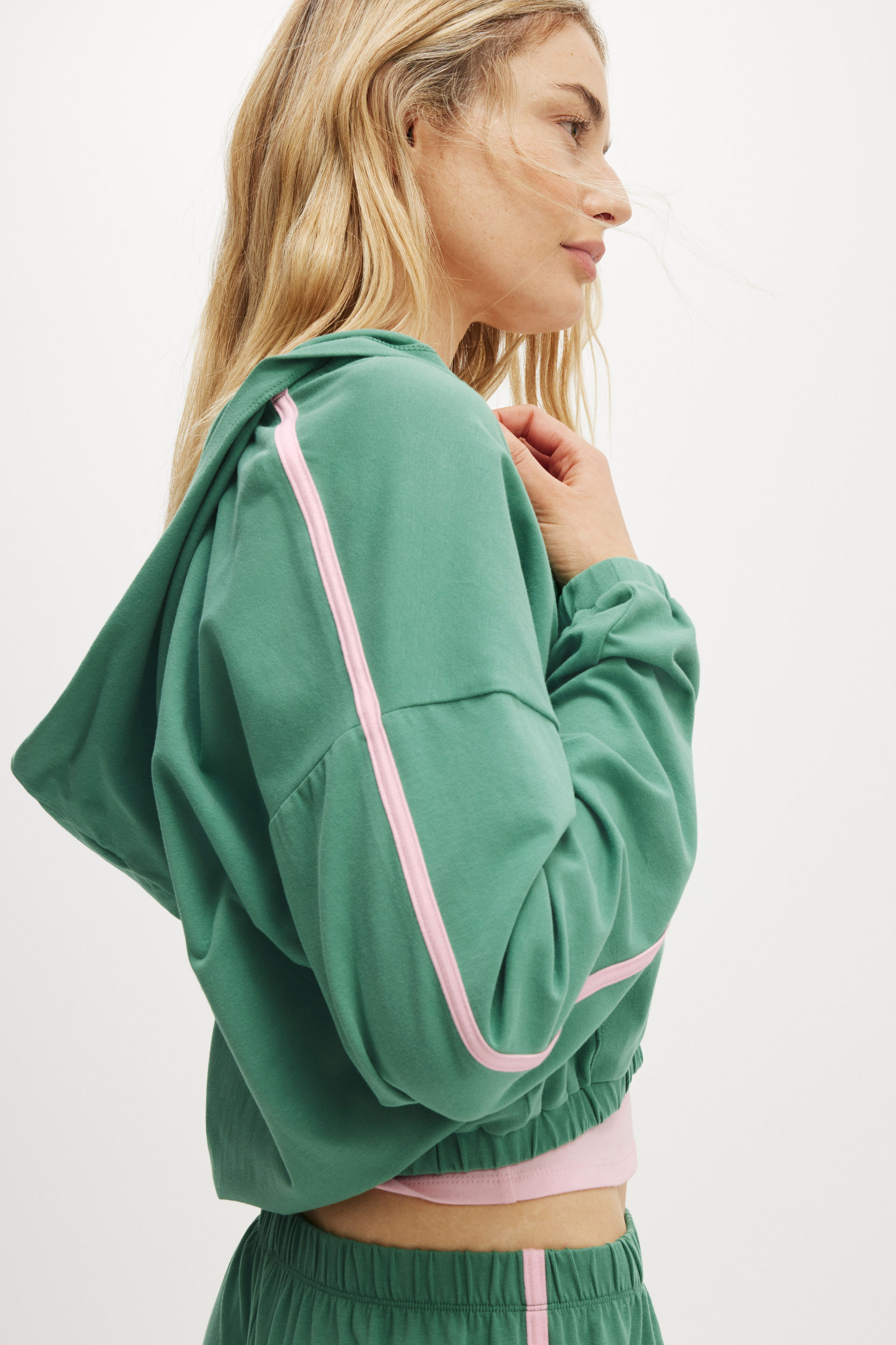 Departure Lounge Crop Hoodie light vine/ blushing bride