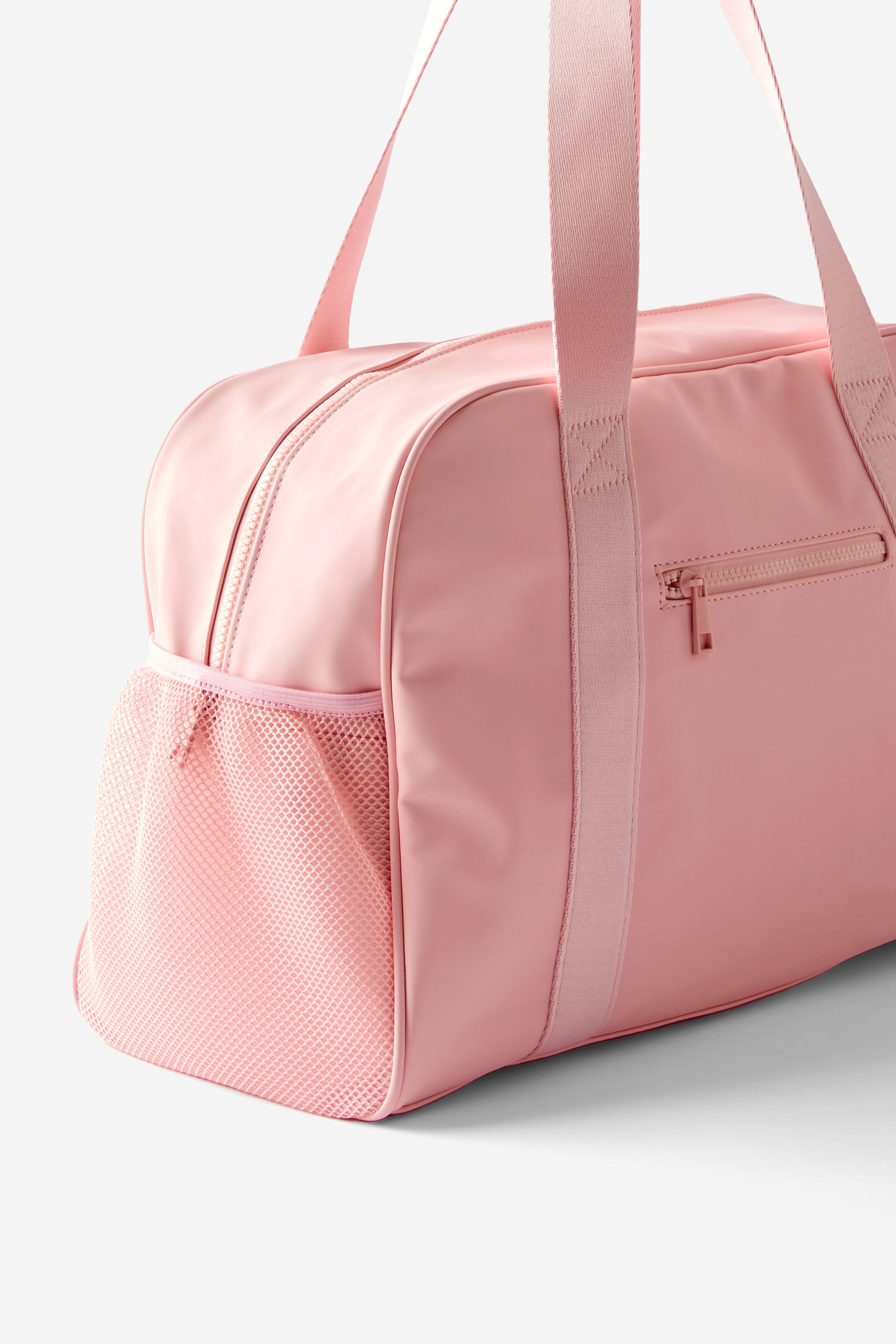 13843-wellness-duffle-bag-cherry-dream-coco-milk-1.jpg