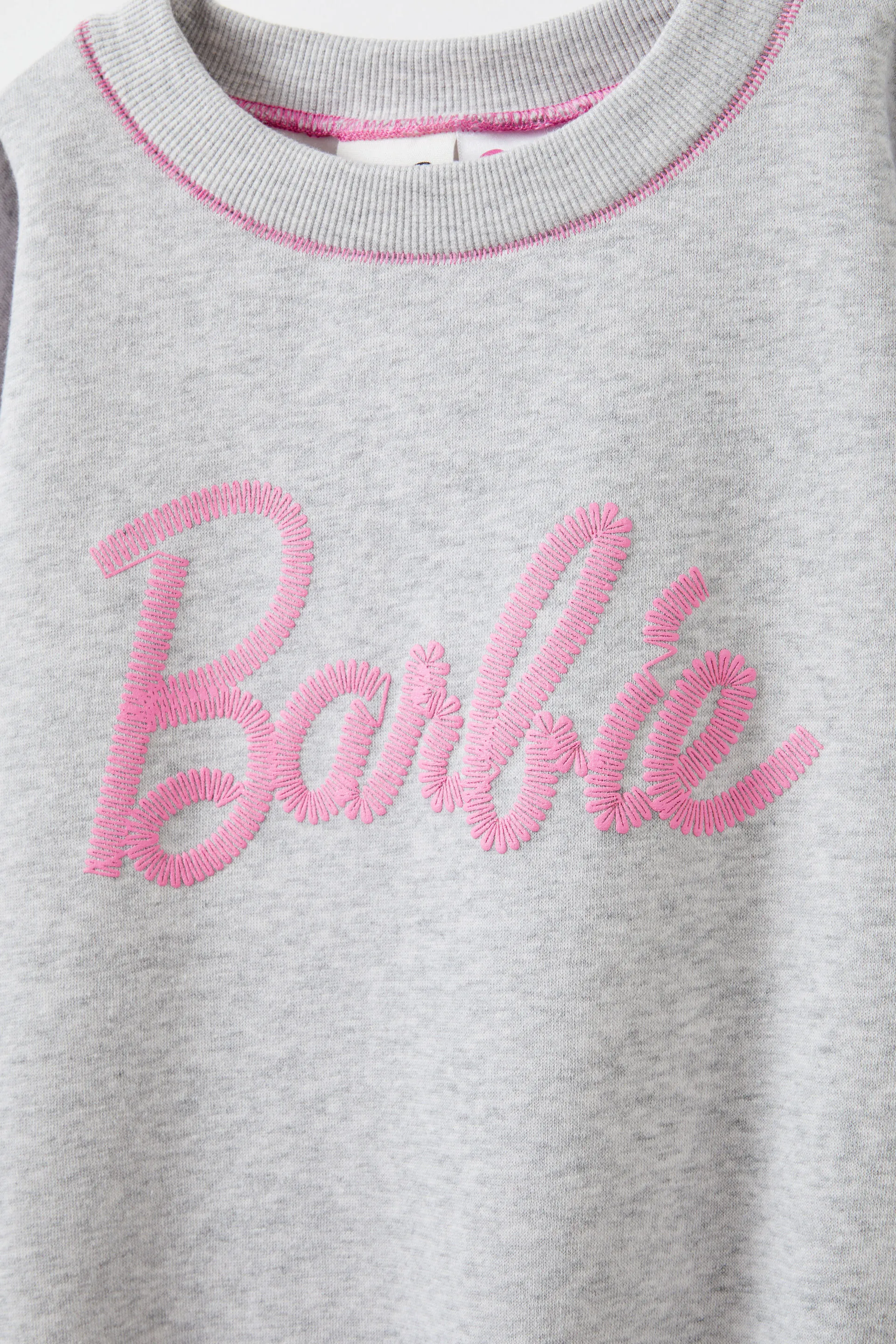 15060-barbie-dusty-fleece-crew-neck-lcn-mat-barbie-light-grey-marle-1.jpg