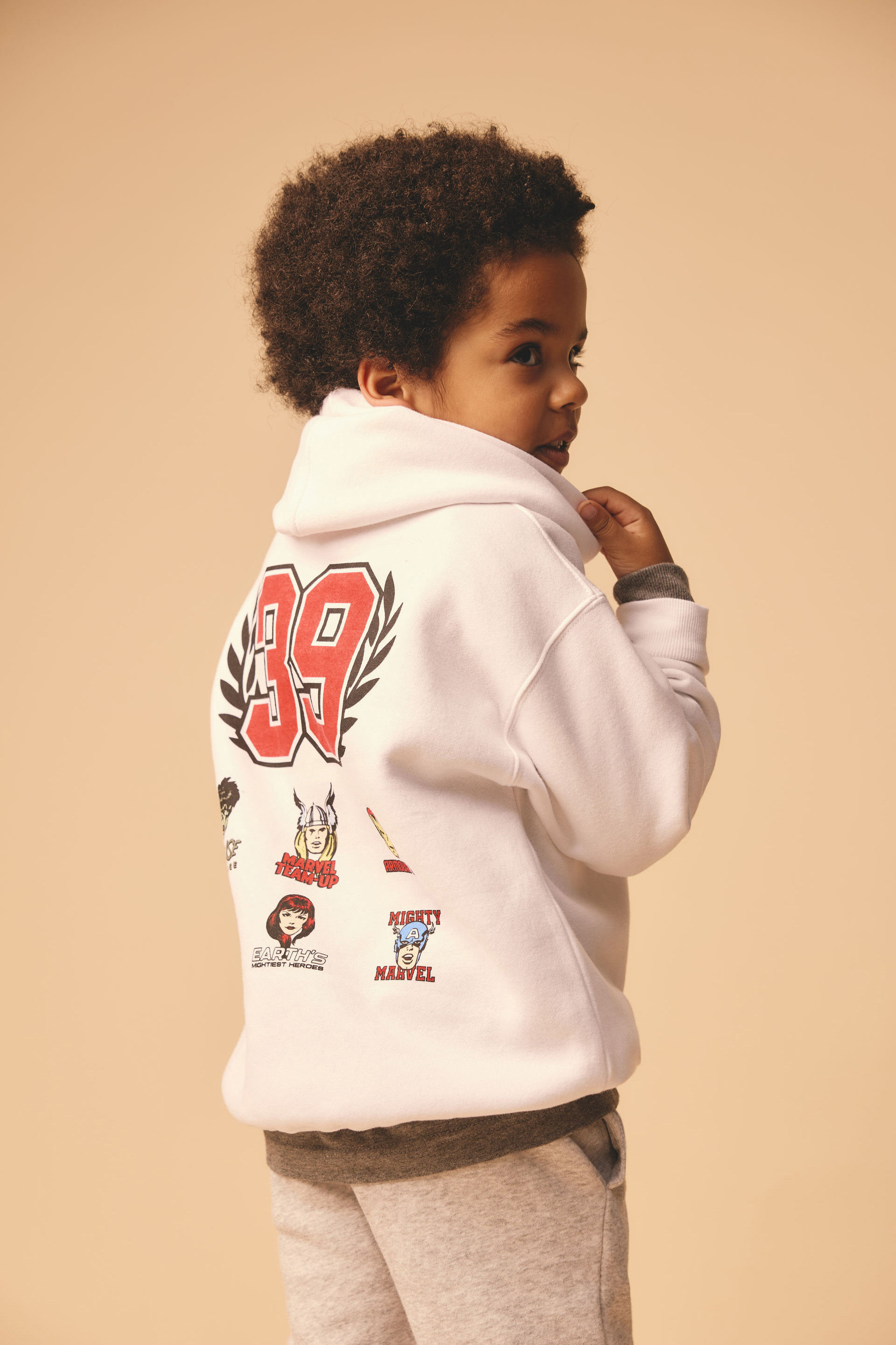 15796-marvel-emerson-hoodie-lcn-mar-white-marvel-1.jpg
