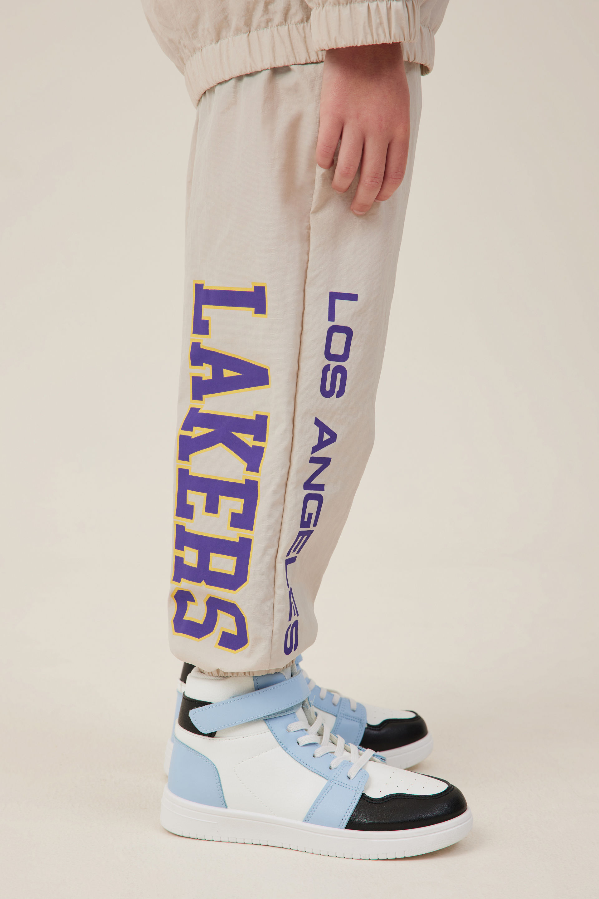 16556-license-spray-pant-lcn-nba-rainy-day-los-angeles-lakers-1.jpg