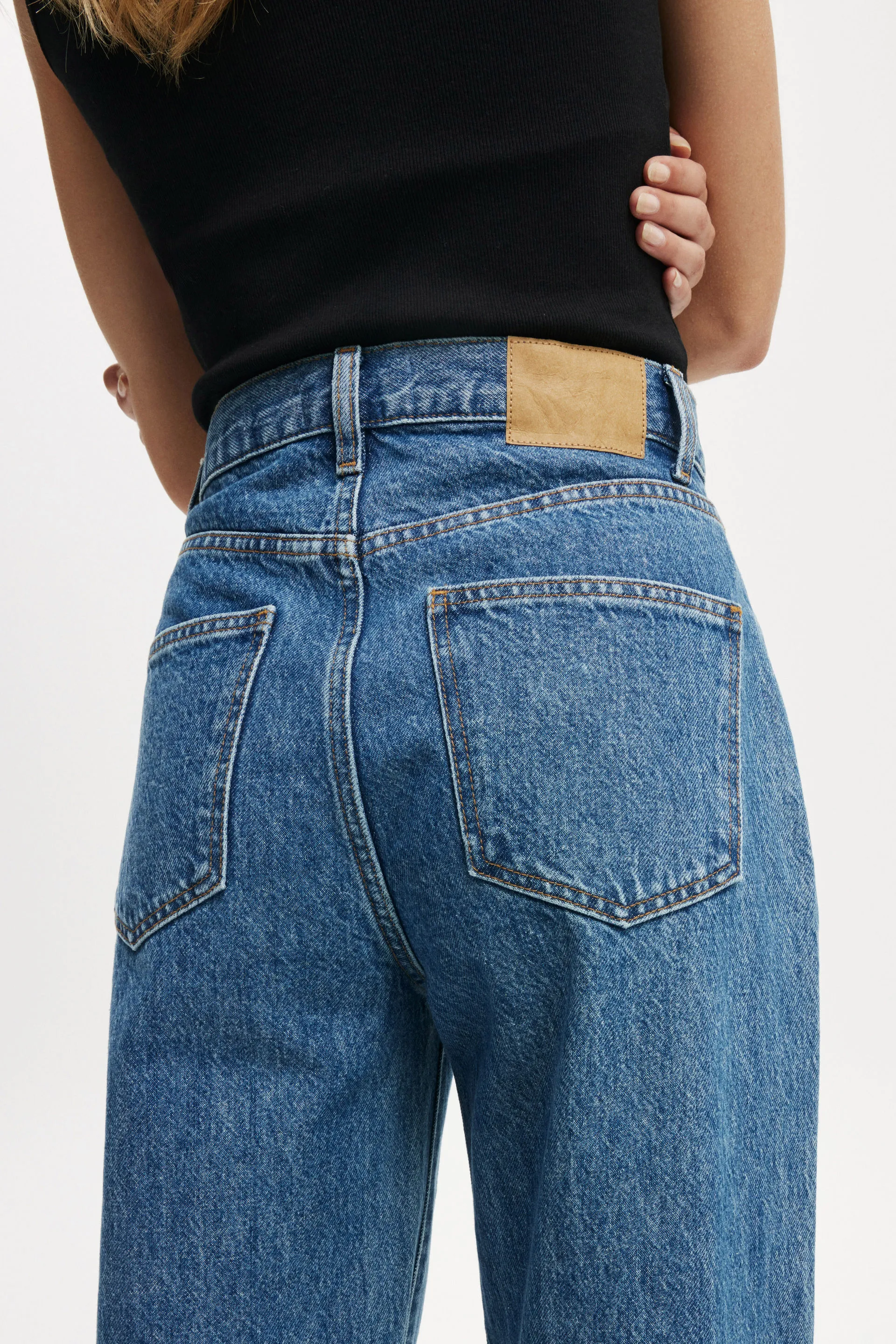 200-loose-straight-jean-sea-blue-1.jpg