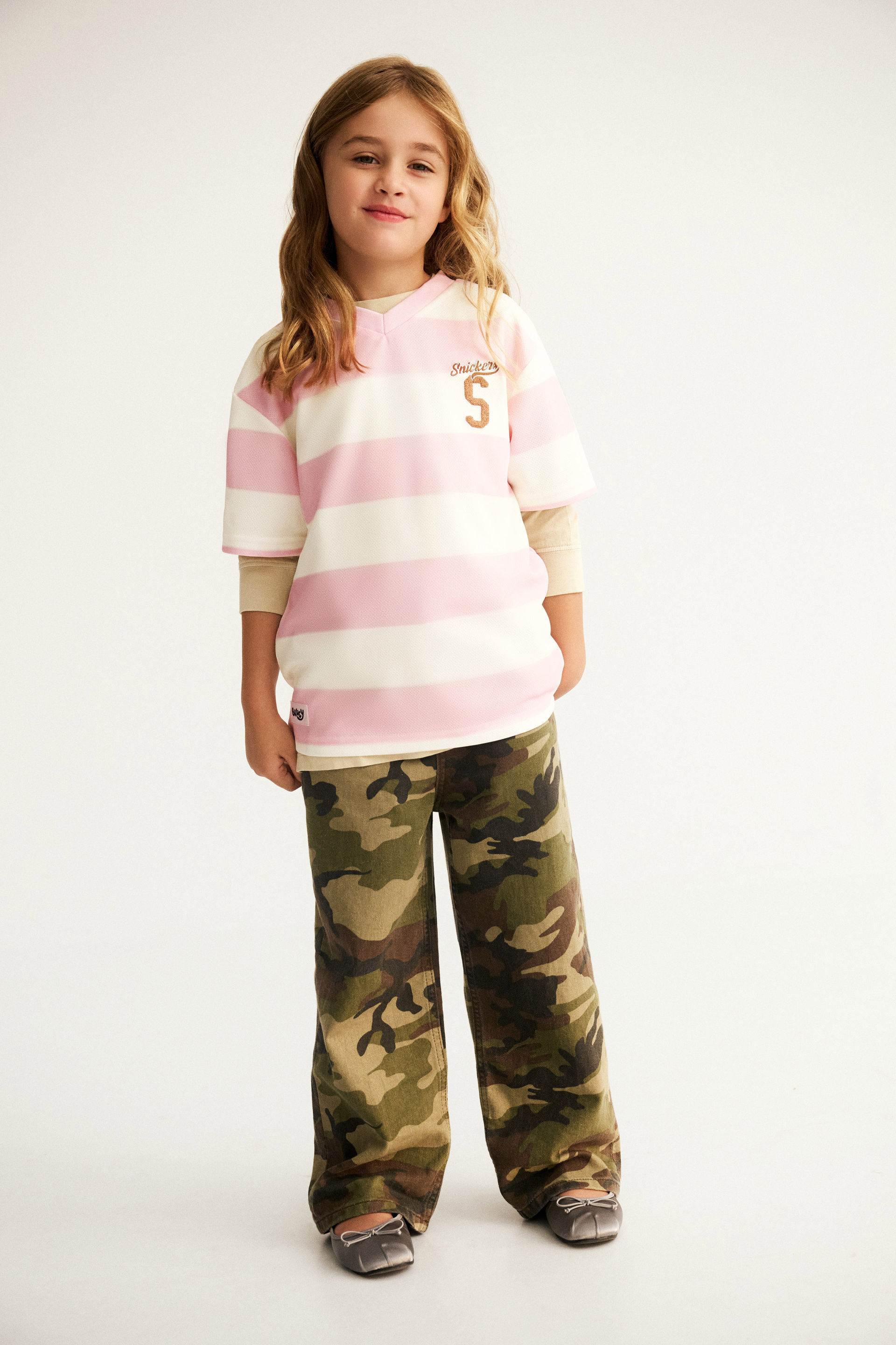 20904-bluey-soccer-top-lcn-bluey-snickers-tea-party-pink-1.jpg