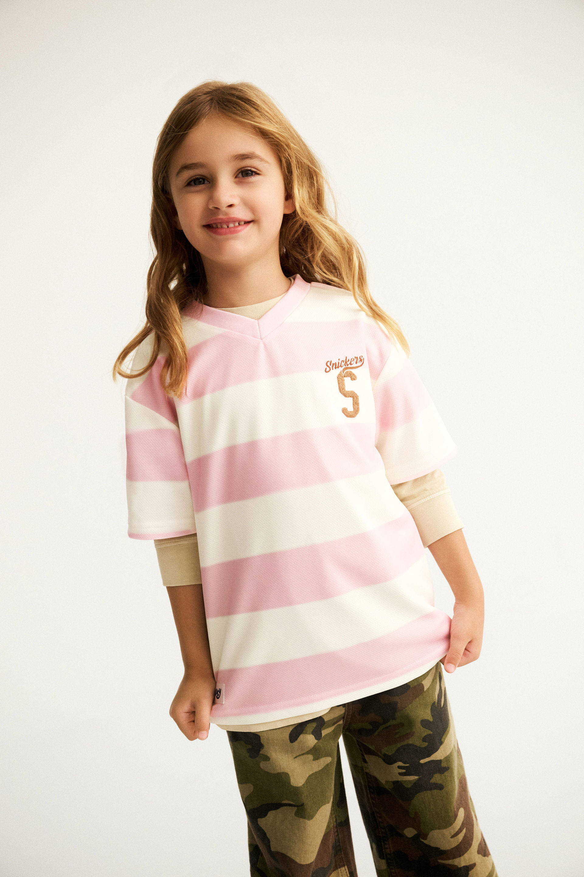 20904-bluey-soccer-top-lcn-bluey-snickers-tea-party-pink-1.jpg