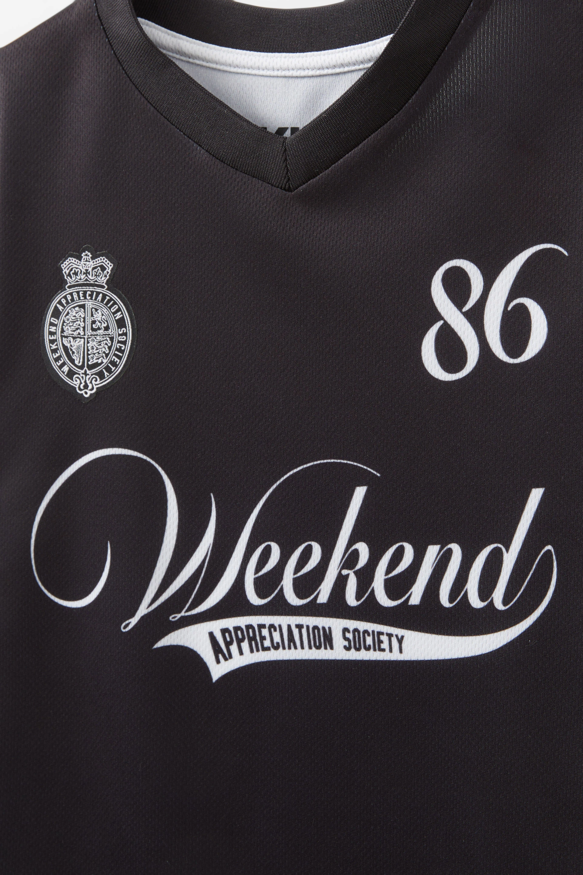 20955-lewi-short-sleeve-sports-tee-black-weekend-1.jpg