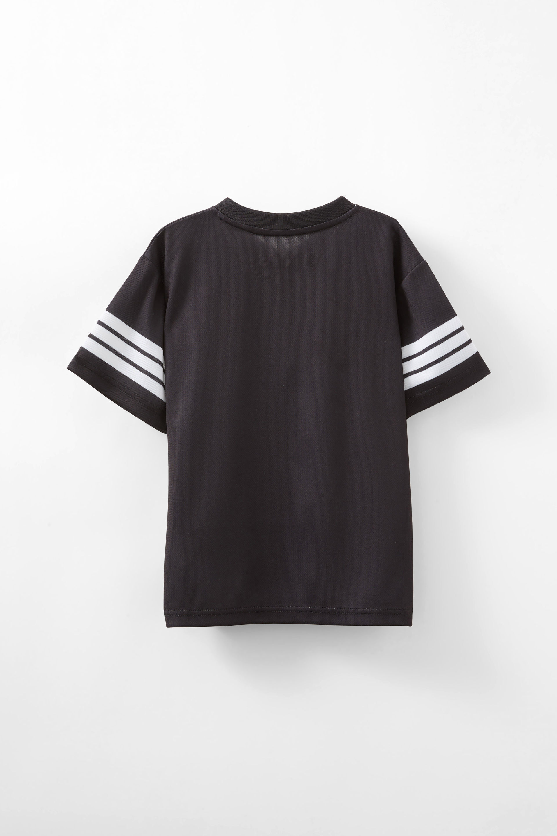 20955-lewi-short-sleeve-sports-tee-black-weekend-1.jpg