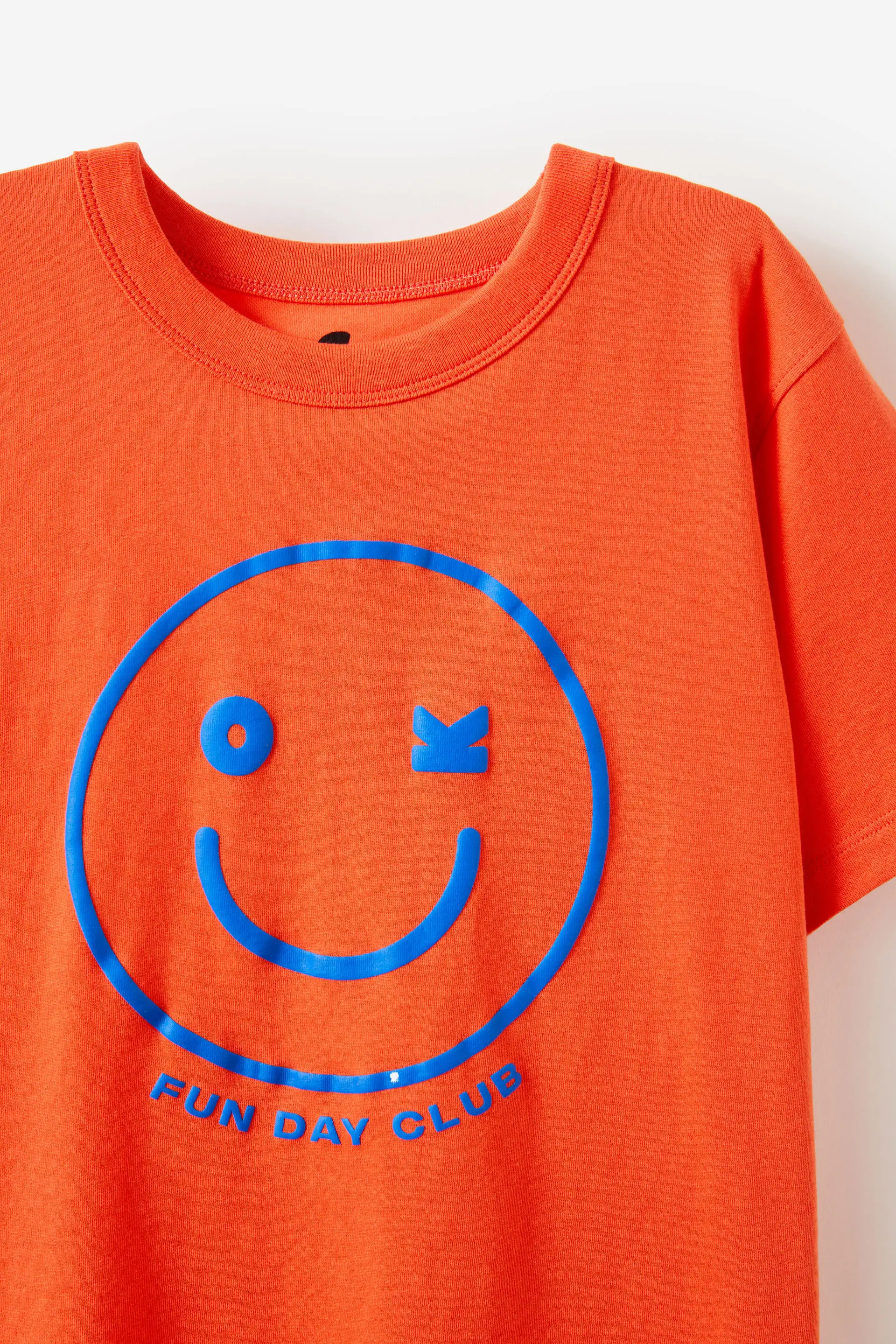 21383-poppy-oversize-graphic-print-tee-chilli-pumpkin-smiley-fun-day-club-1.jpg
