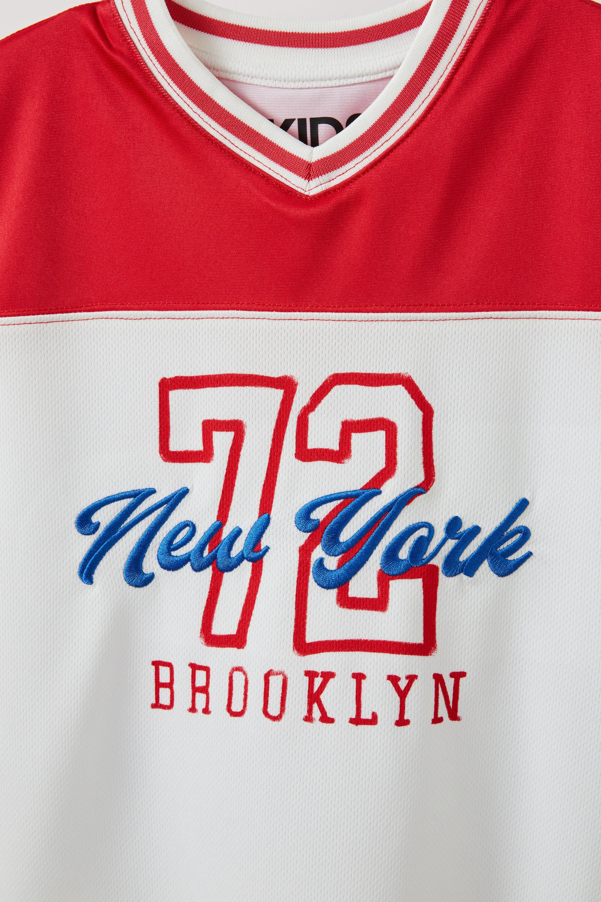 22092-short-sleeve-sport-v-neck-tee-varsity-red-vanilla-new-york-1.jpg