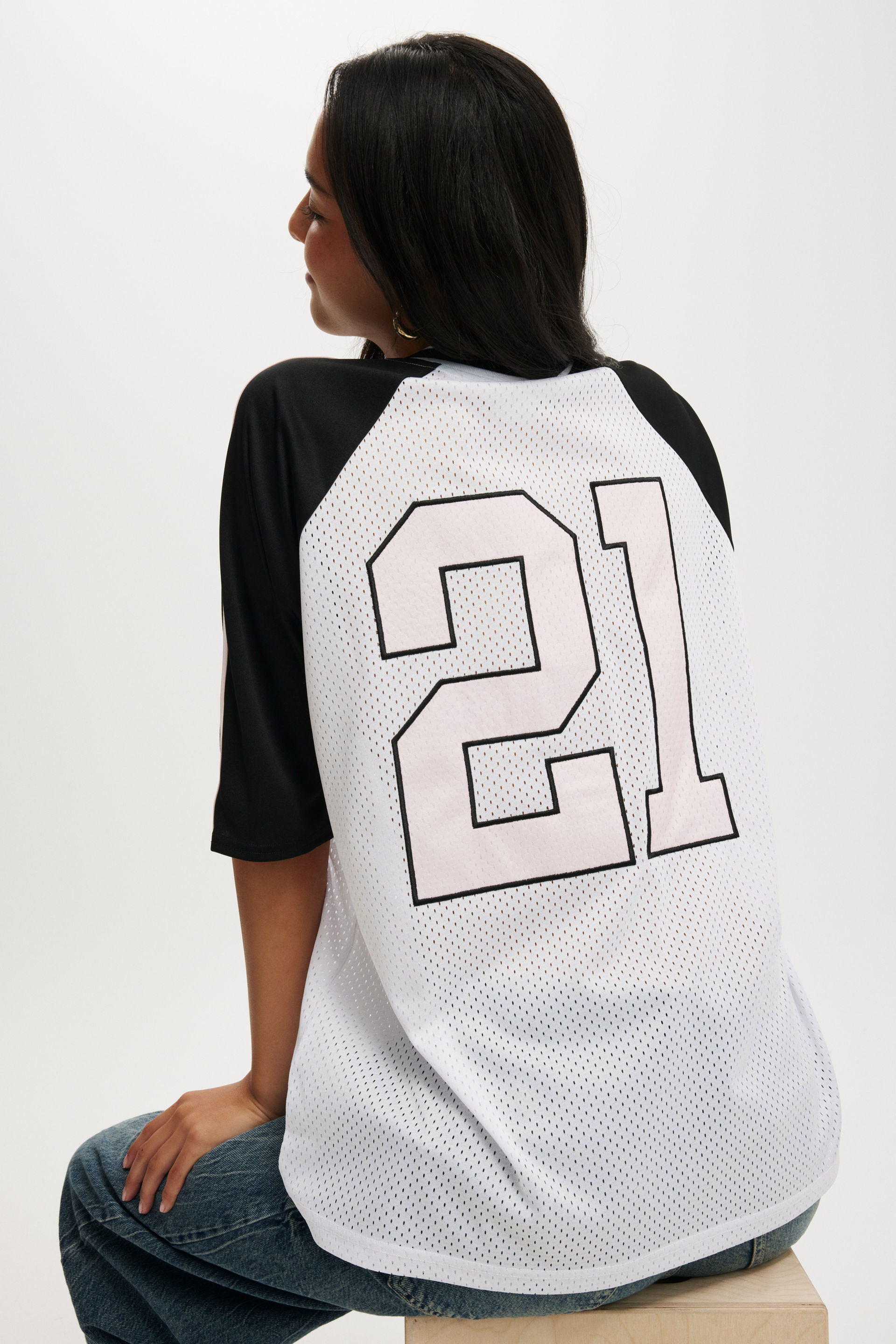 2212-oversized-v-neck-raglan-jersey-studio-21-white-1.jpg