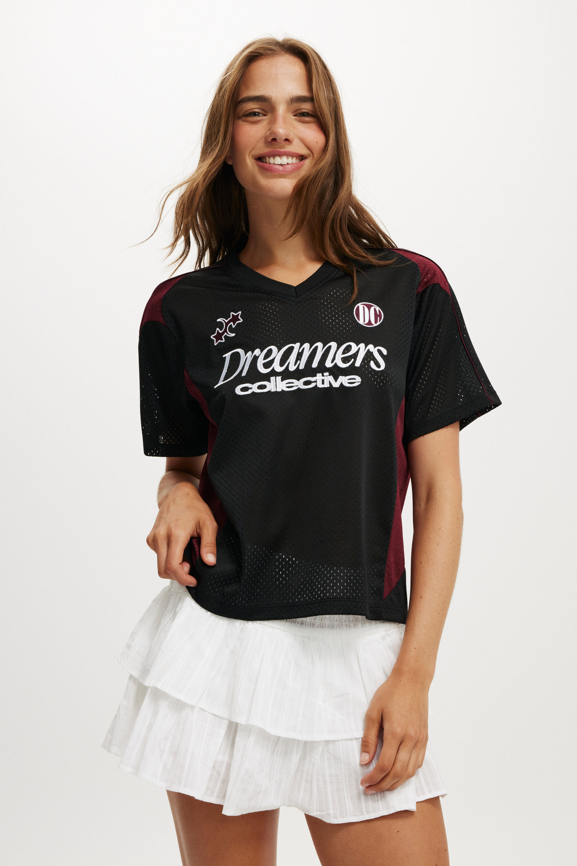 V Neck Regular Cropped Graphic Tee dreamers/black