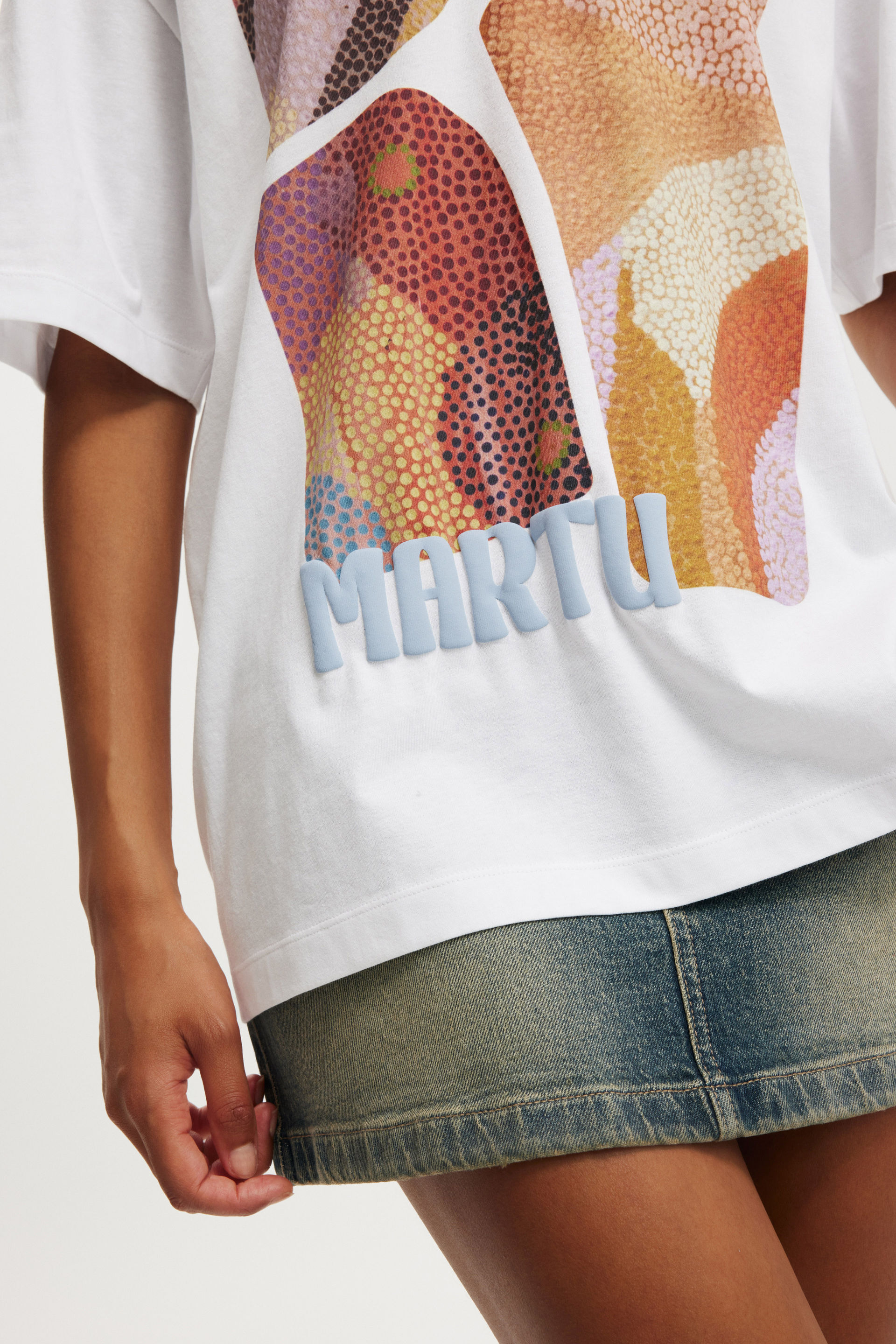 2215-the-lcn-boxy-graphic-tee-lcn-br-martu-shapes-white-1.jpg