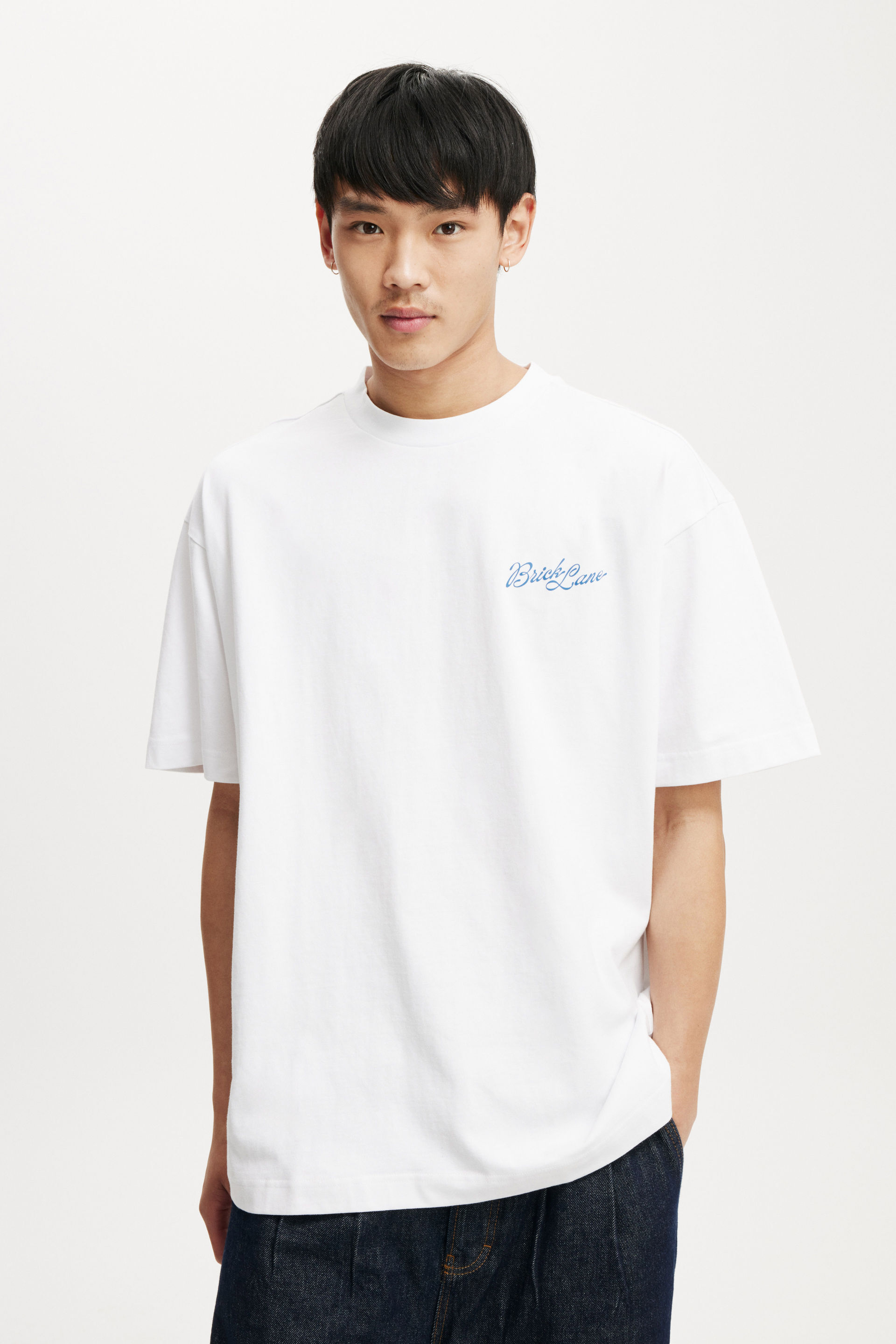 22535-box-fit-graphic-t-shirt-white-ldn-mascot-1.jpg