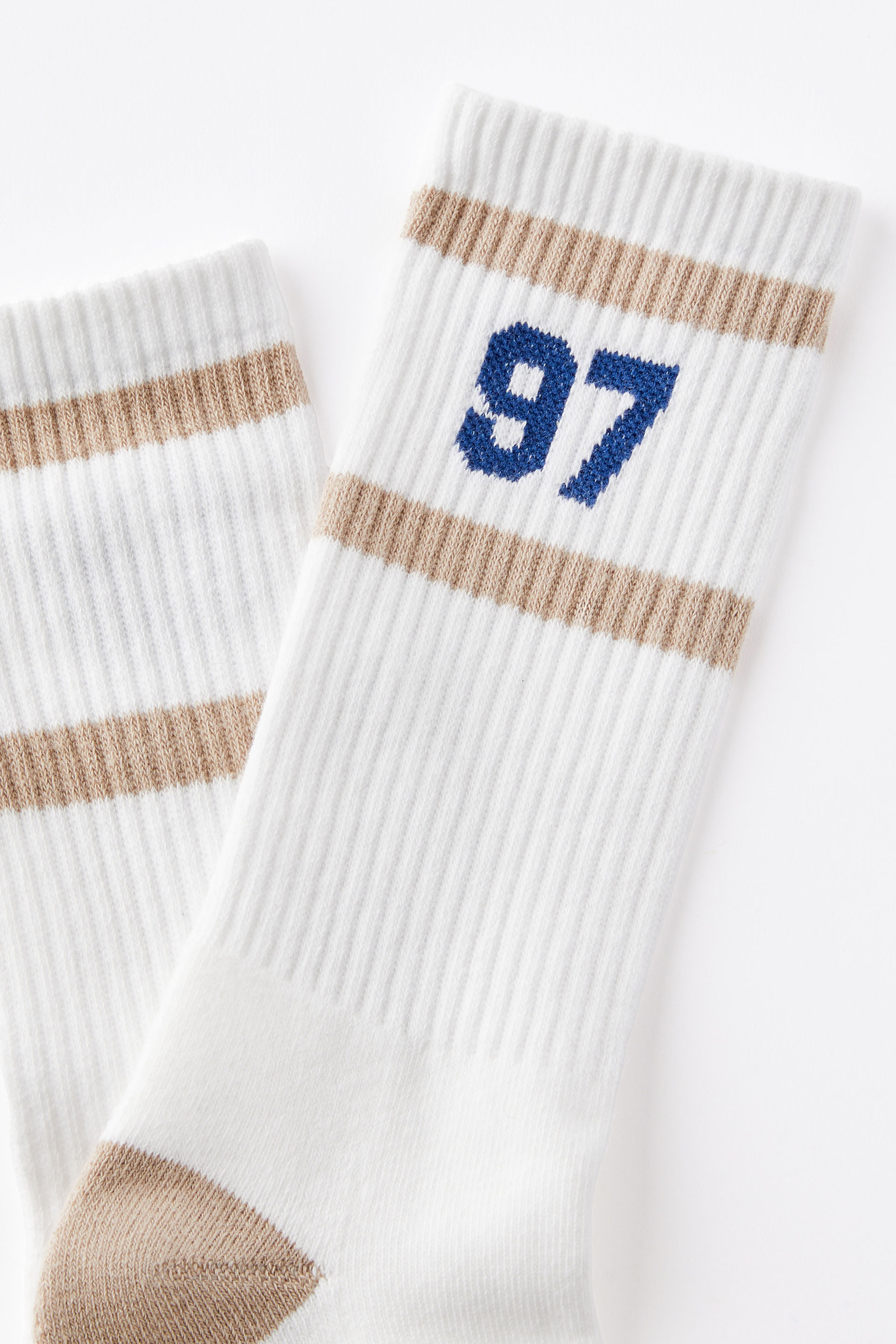 23052-active-tube-sock-97-coconut-milk-taupe-1.jpg