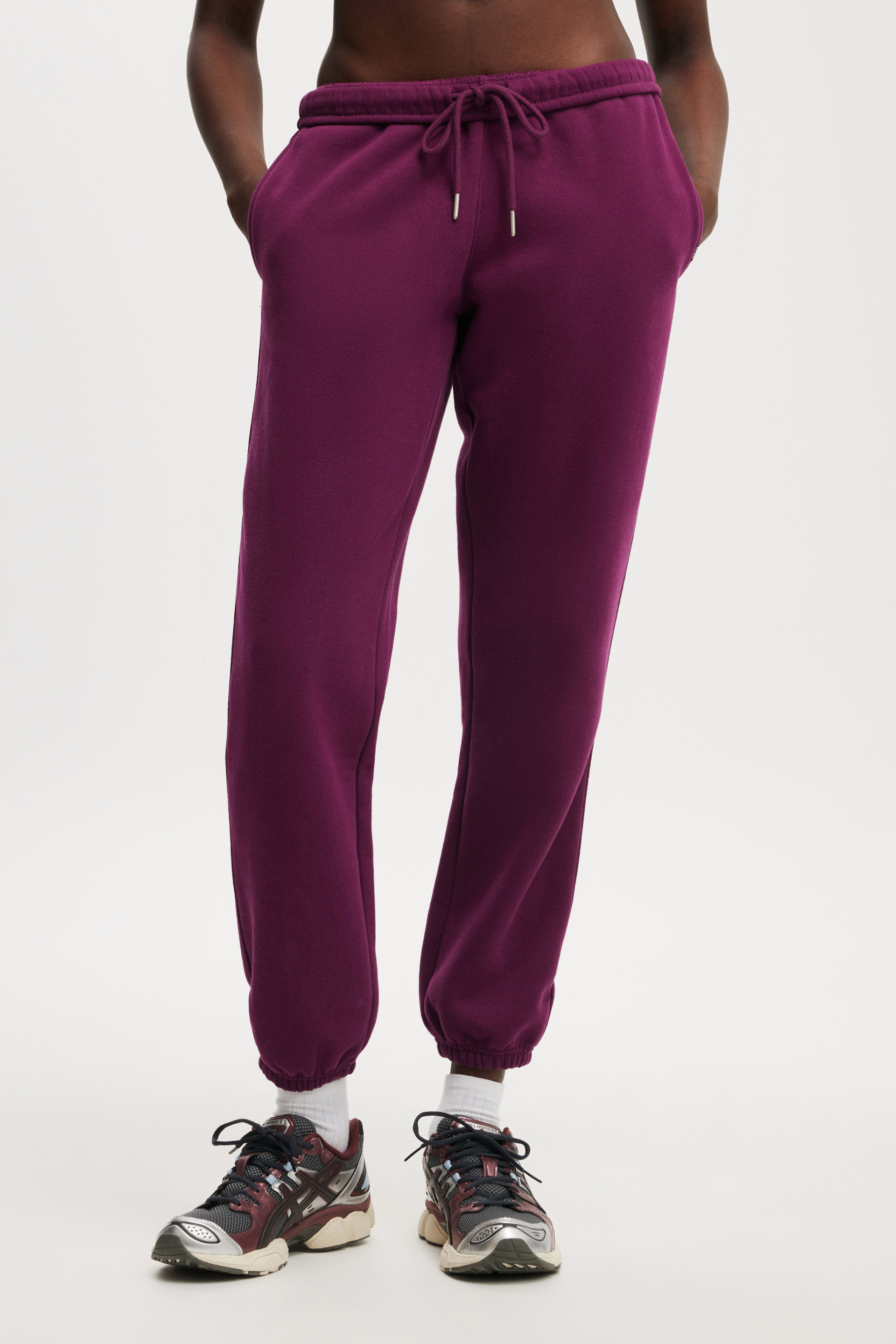 24071-plush-essential-gym-sweatpant-grape-juice-1.jpg