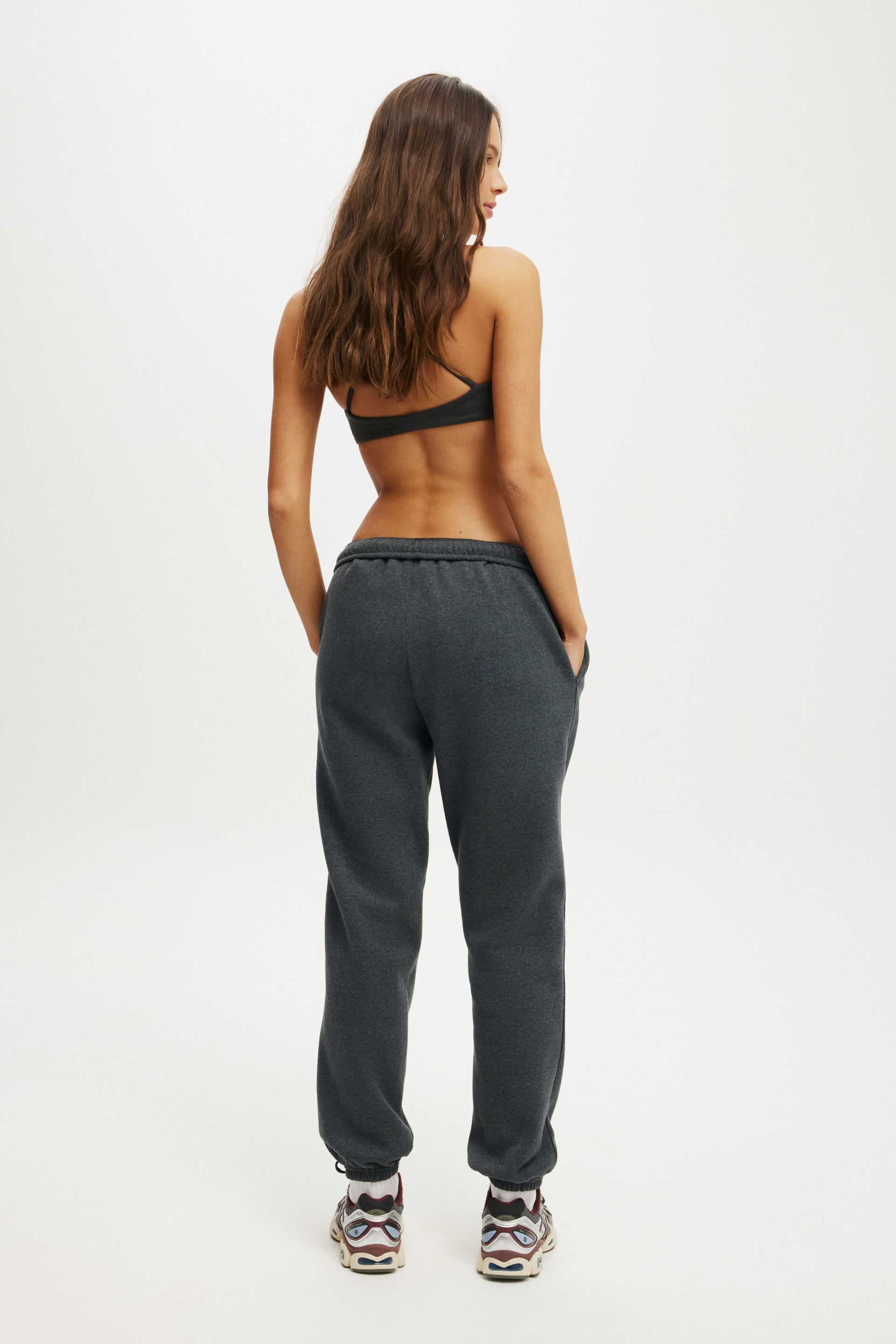 24110-plush-essential-gym-sweatpant-dark-grey-marle-1.jpg
