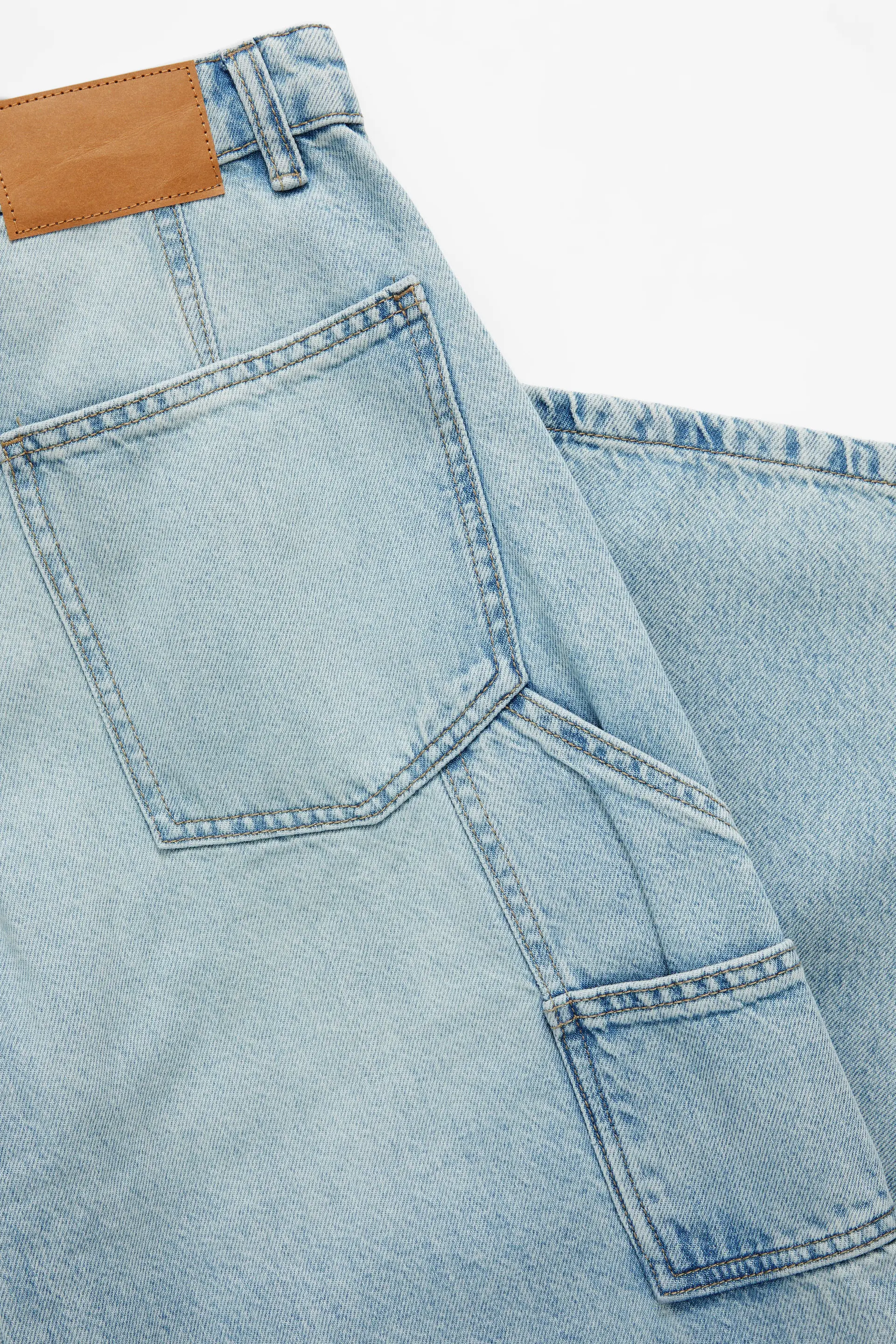2436-barrel-jean-sunfaded-blue-carpenter-1.jpg