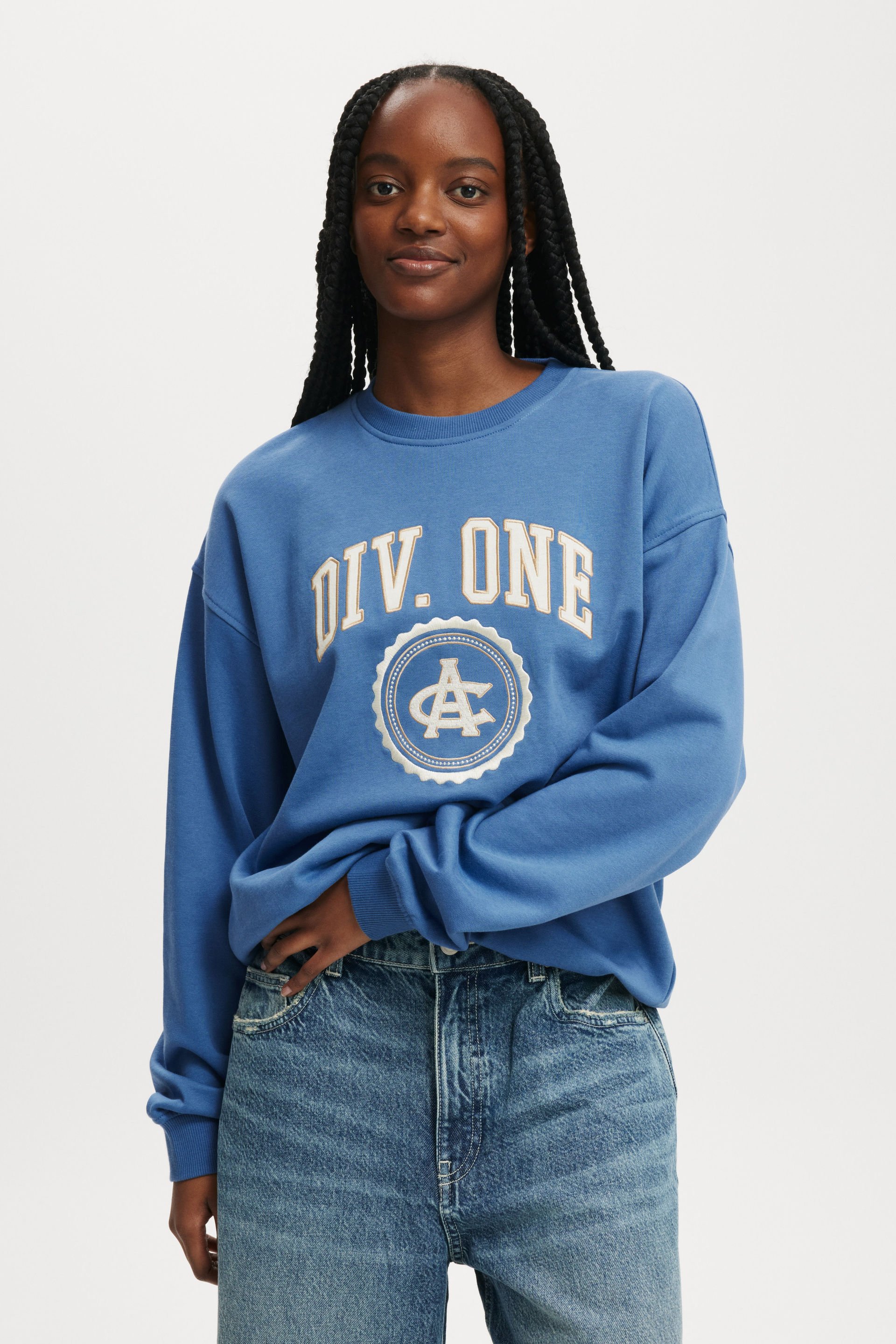 Classic Fleece Graphic Crew Sweatshirt div one/azure blue