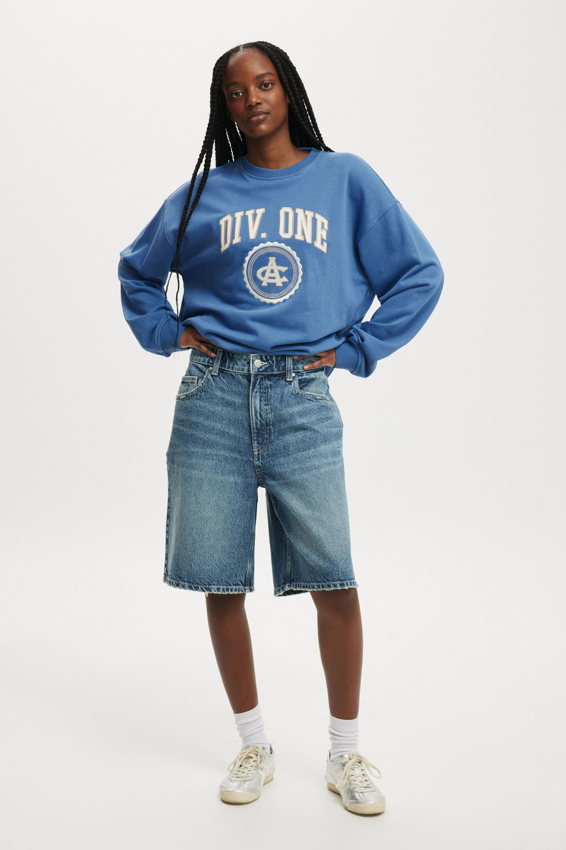 Classic Fleece Graphic Crew Sweatshirt div one/azure blue