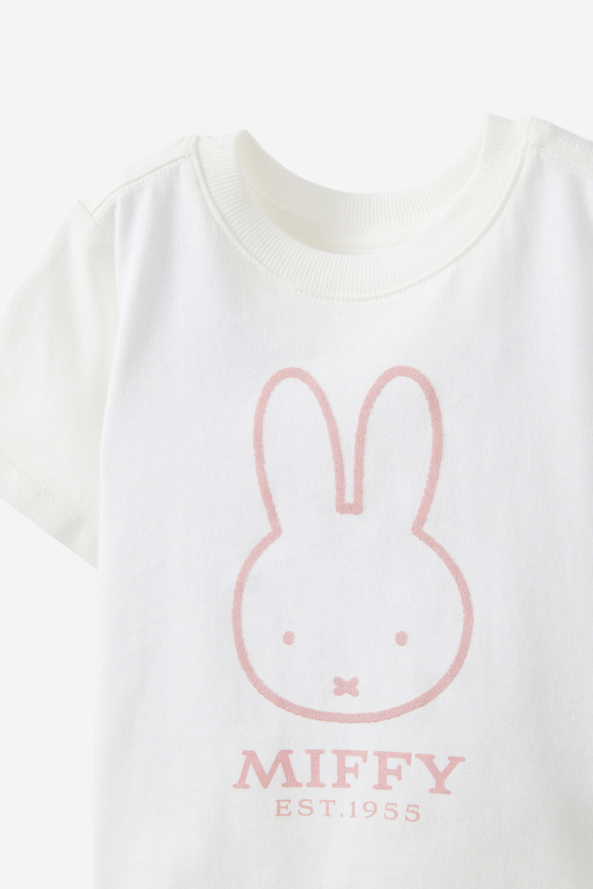 25375-miffy-short-sleeve-graphic-print-tee-lcn-mif-vanilla-miffy-1.jpg
