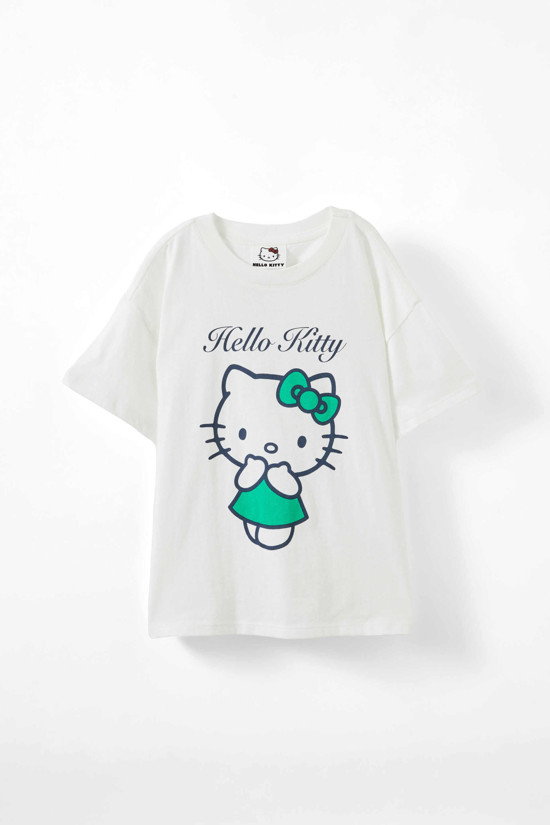 Hello Kitty Drop Shoulder Short Sleeve Tee lcn san hello kitty vanilla/green dress