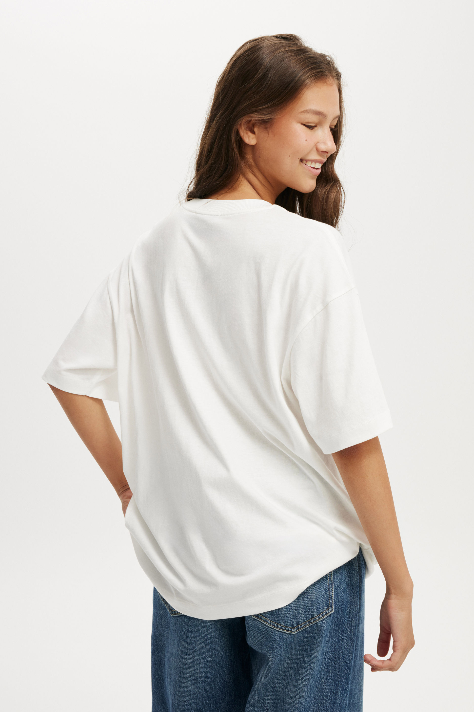 2744-biggie-boxy-graphic-tee-lcn-mt-biggie-smalls-vintage-white-1.jpg