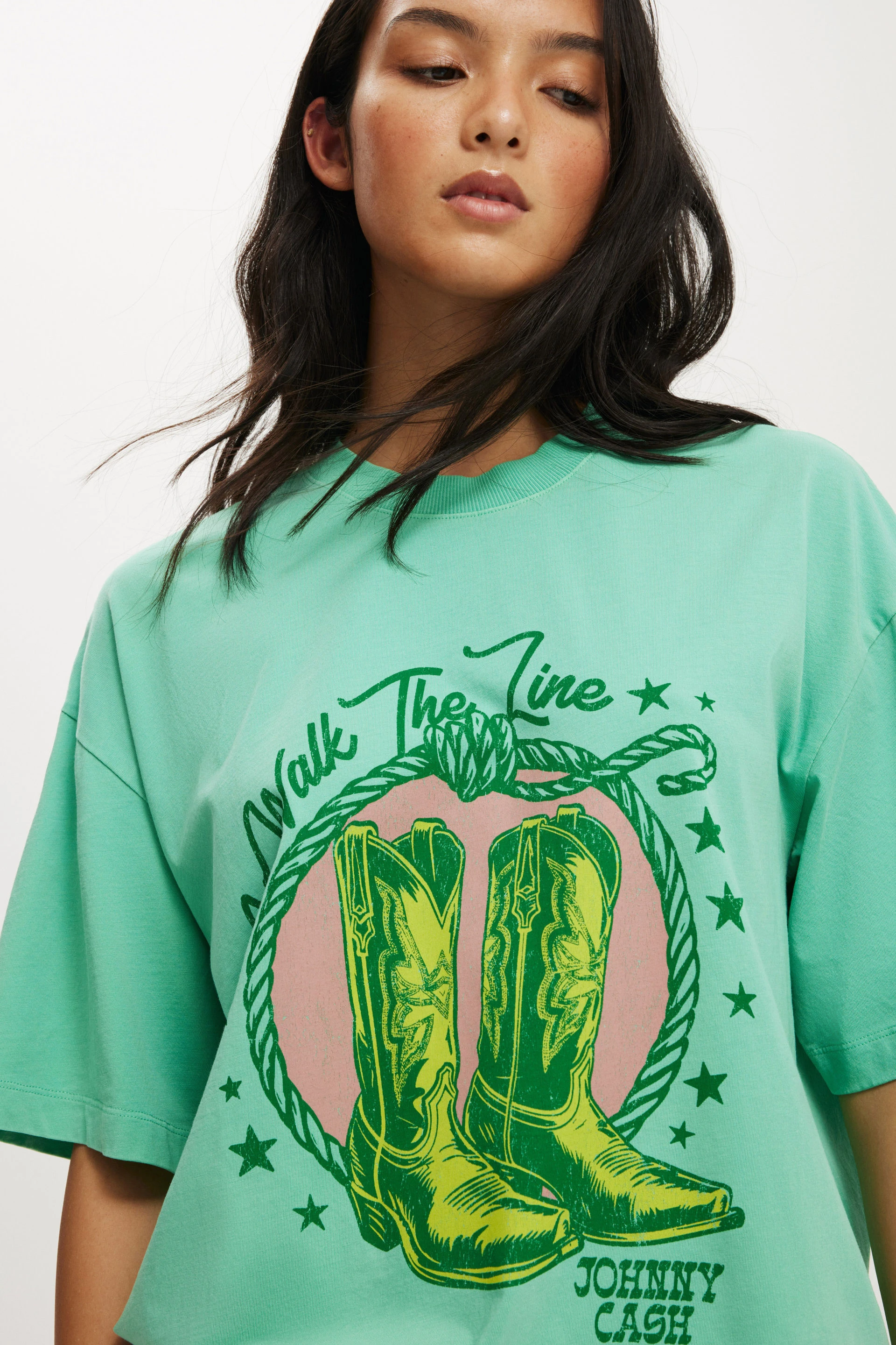 2888-johnny-cash-boxy-graphic-tee-lcn-mt-johnny-cash-walk-the-line-heritage-gr-1.jpg