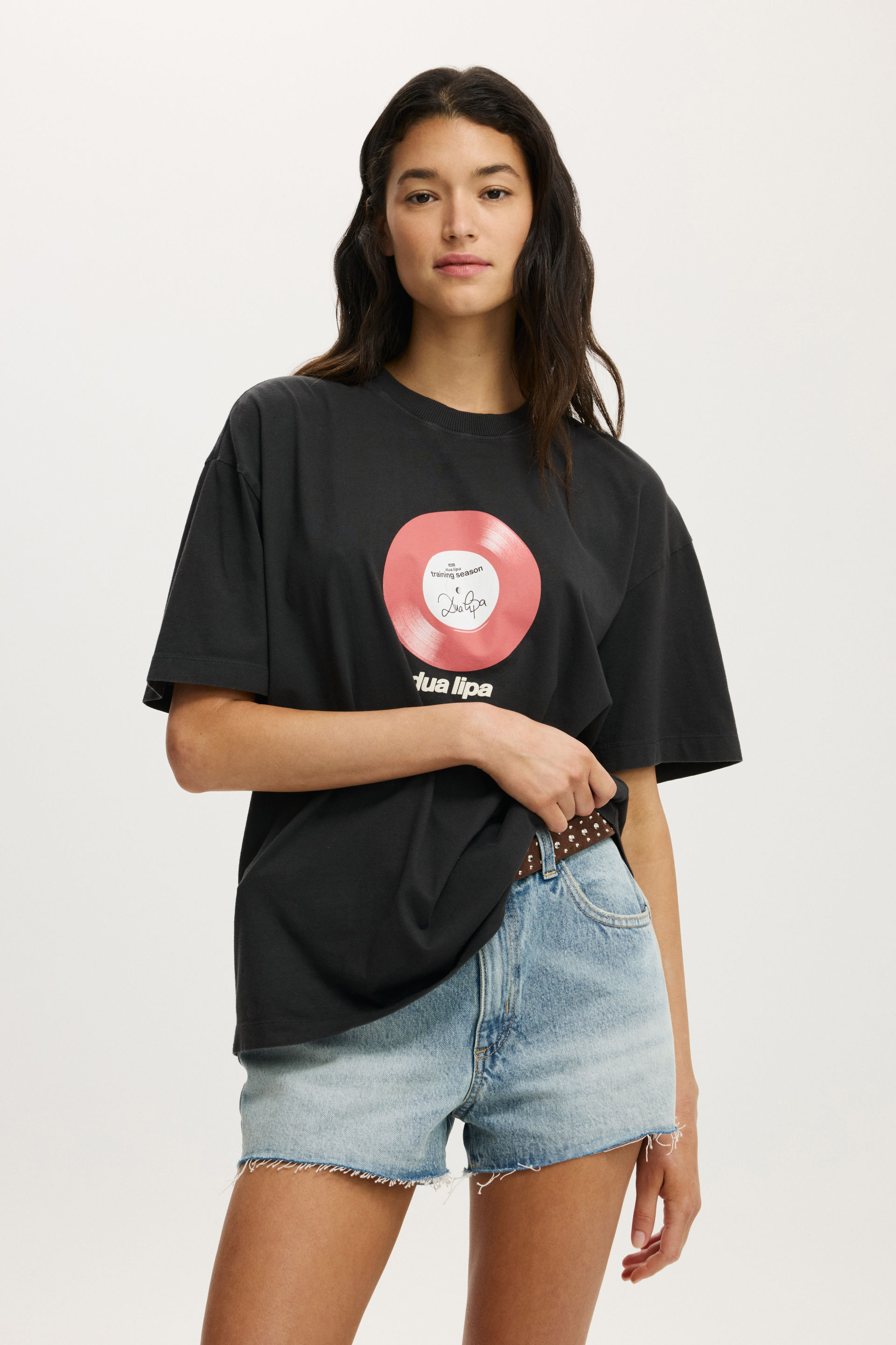 The Lcn Music Boxy Graphic Tee lcn cor dua lipa training season / washed blk