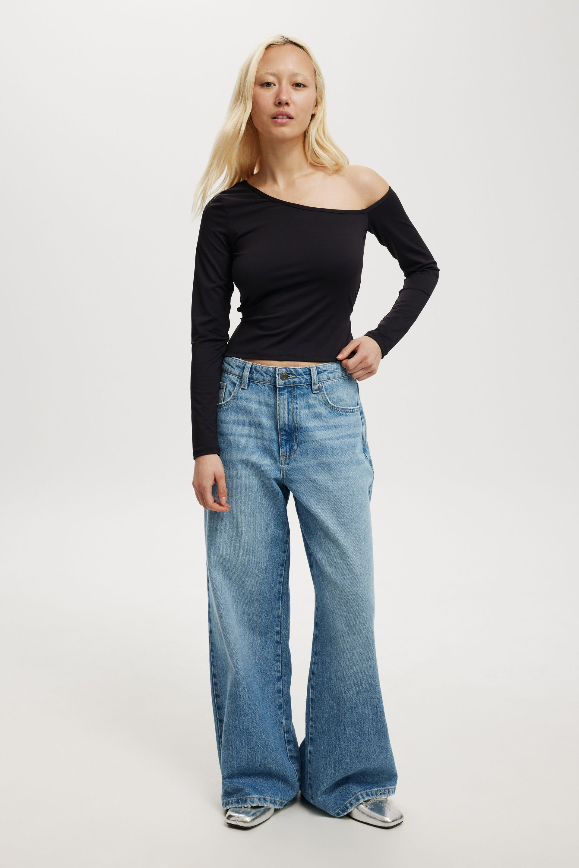 3035-blair-open-back-long-sleeve-top-black-1.jpg