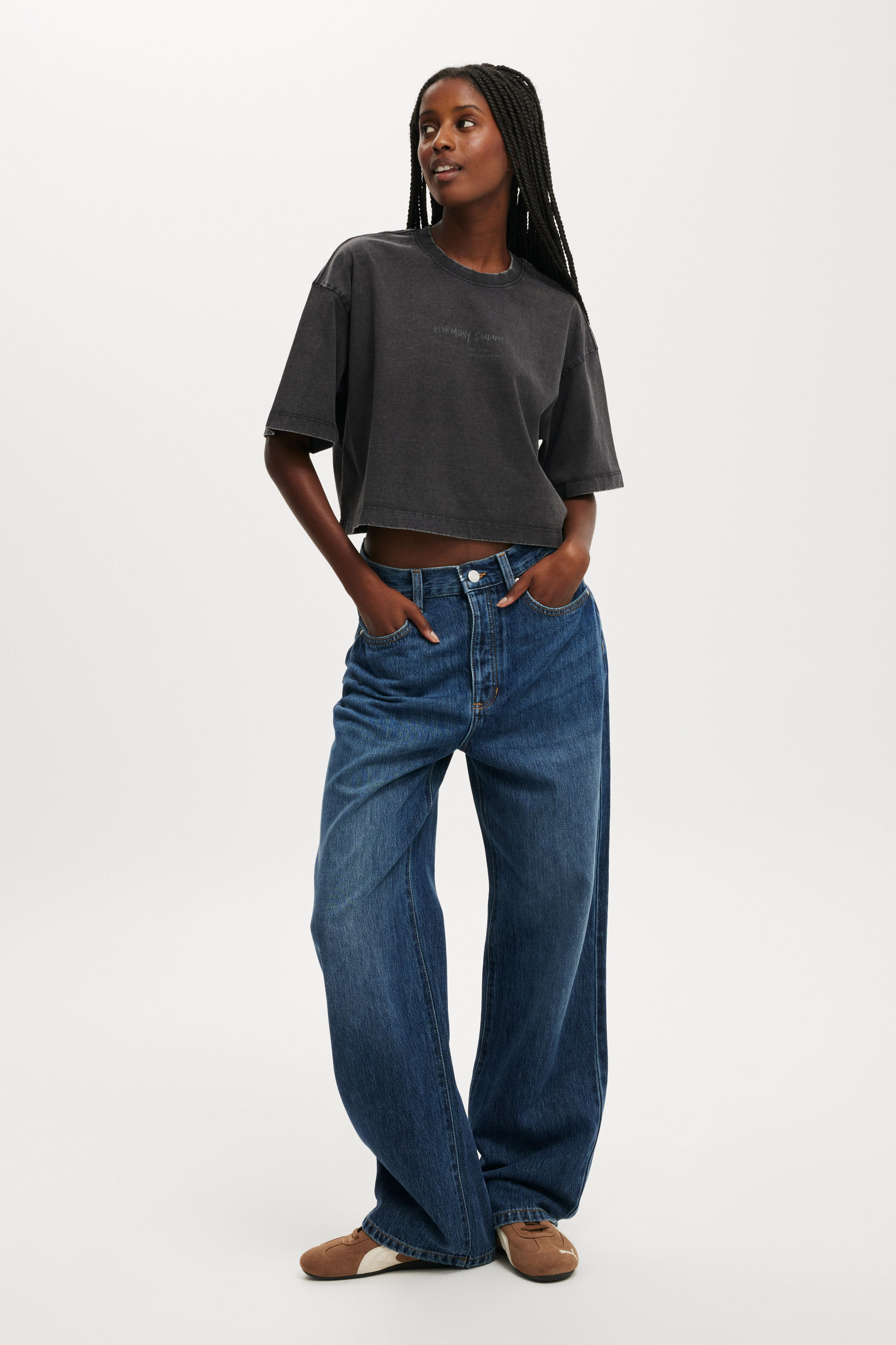 3139-the-cropped-boxy-graphic-tee-harmony-stadium-washed-black-1.jpg