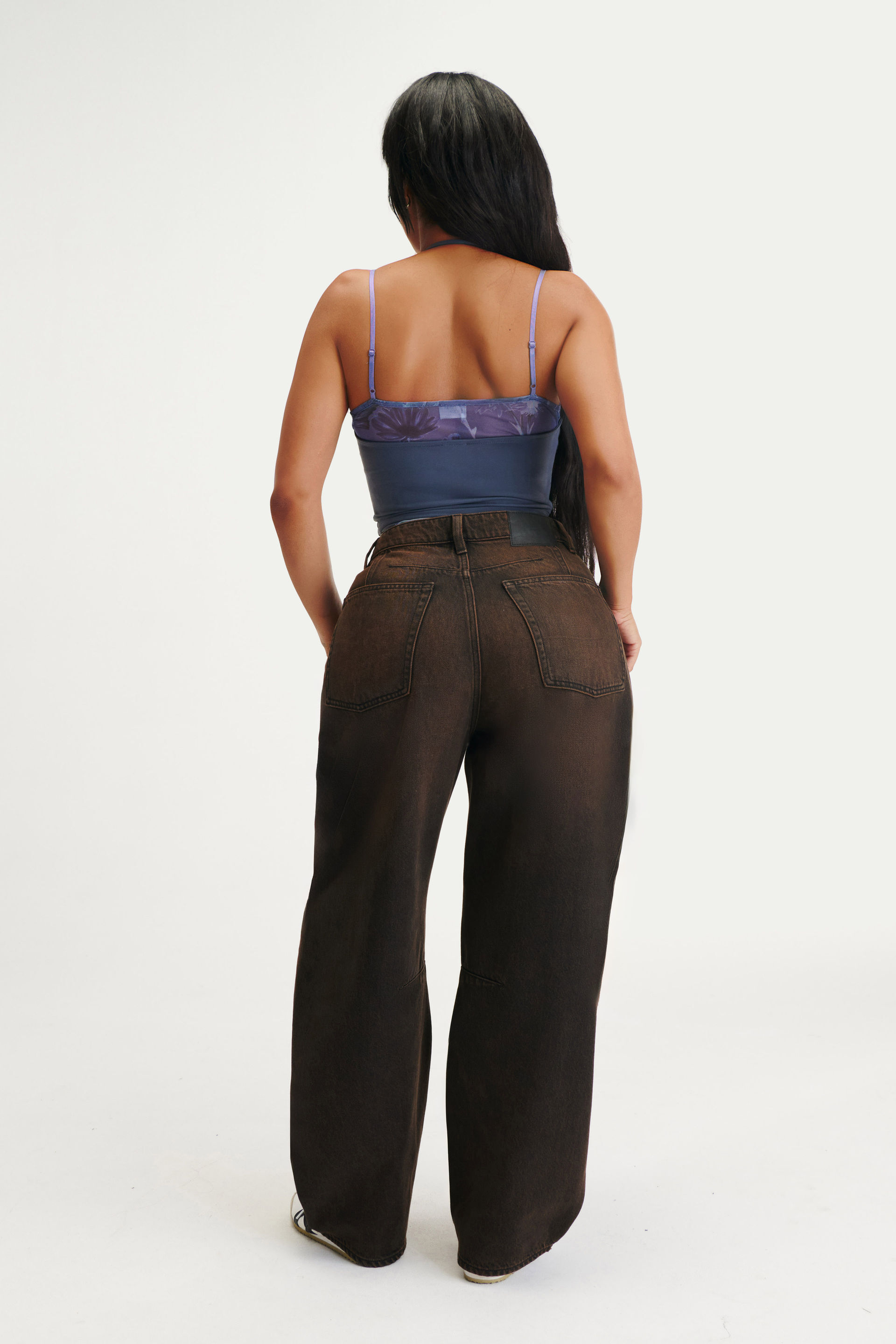 Curvy Barrel Jean dune black