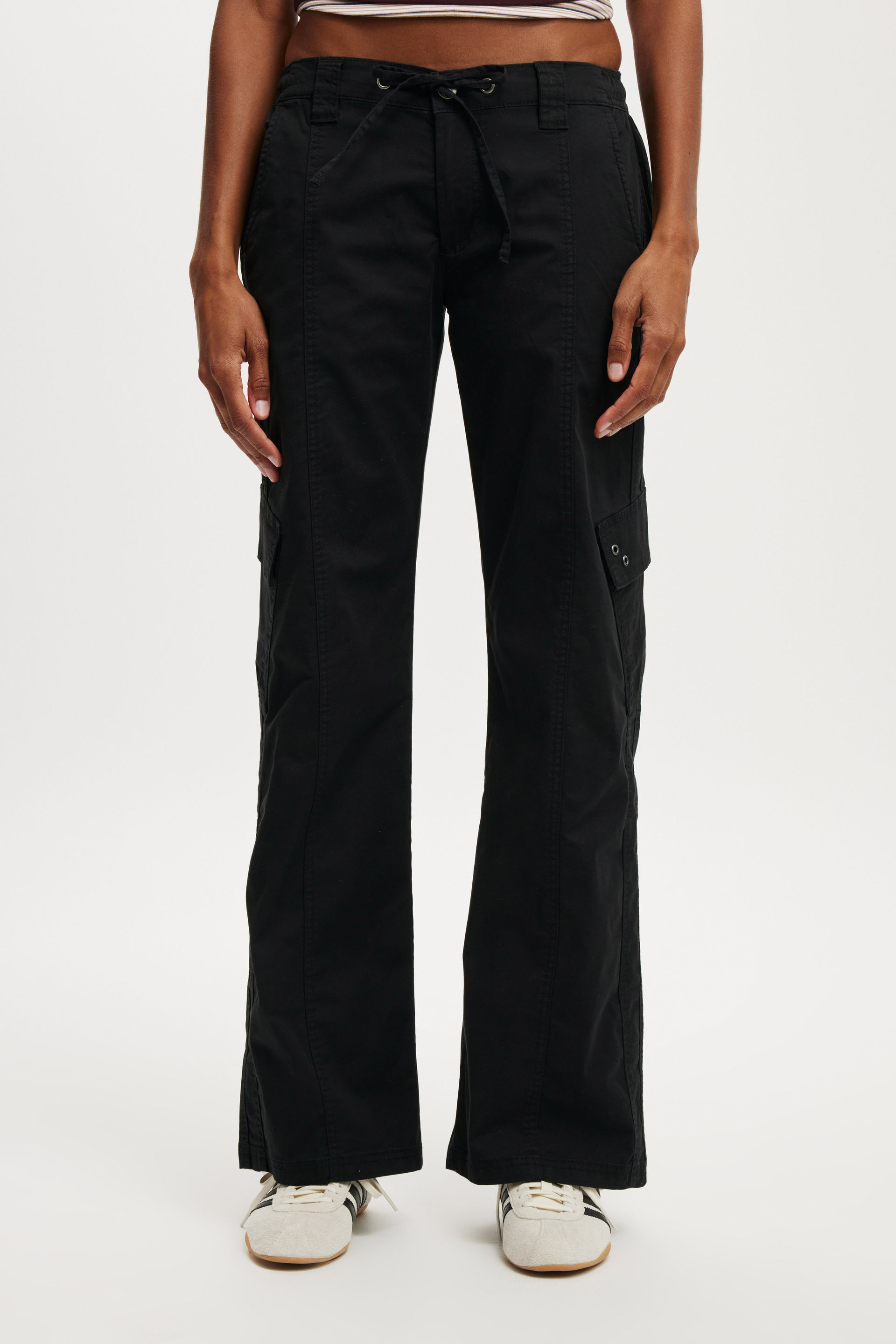 3653-low-rise-cargo-pant-black-1.jpg
