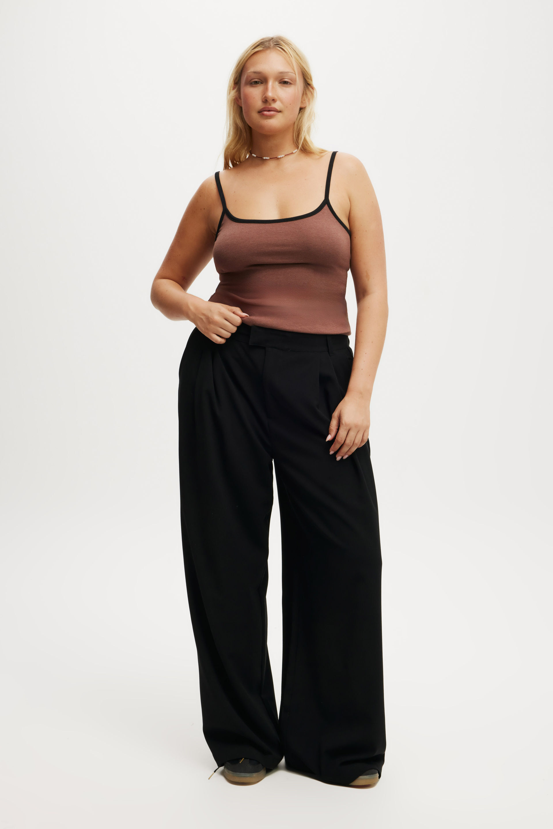 Izzy Pleated Suiting Pant black
