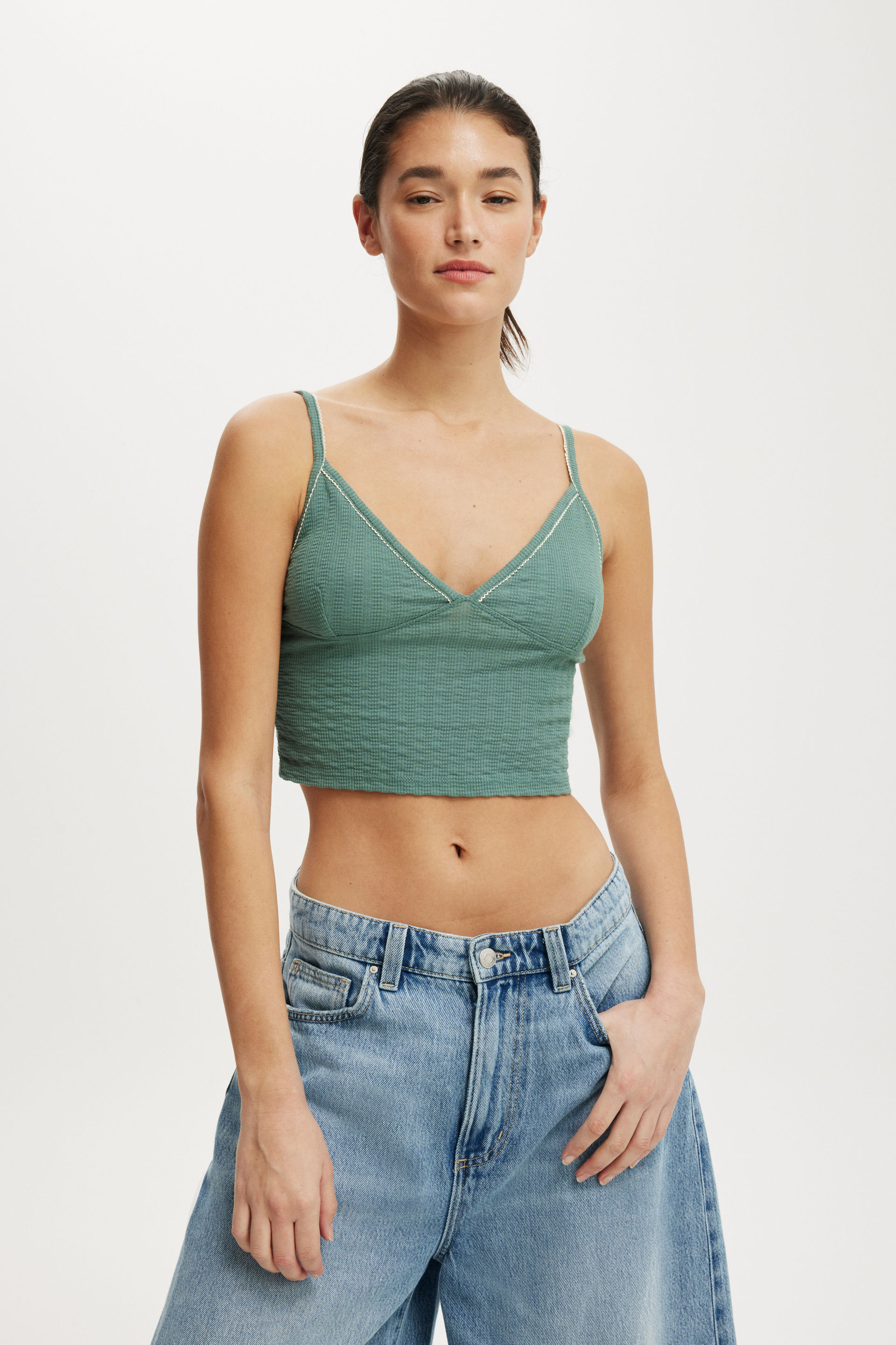 Hailey V Neck Cami cloudy jade/contrast