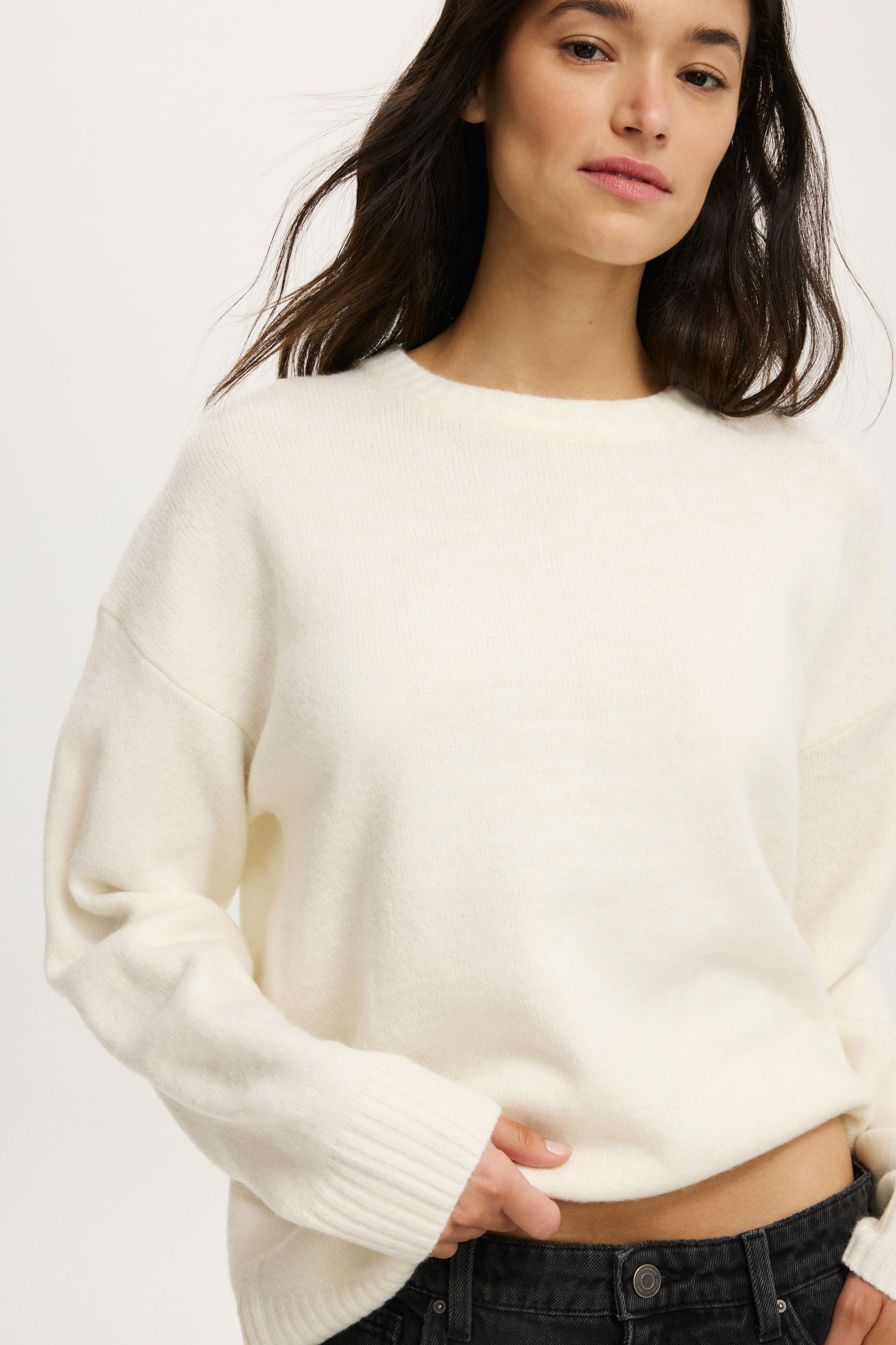4284-luxe-crew-sweater-porcelain-1.jpg