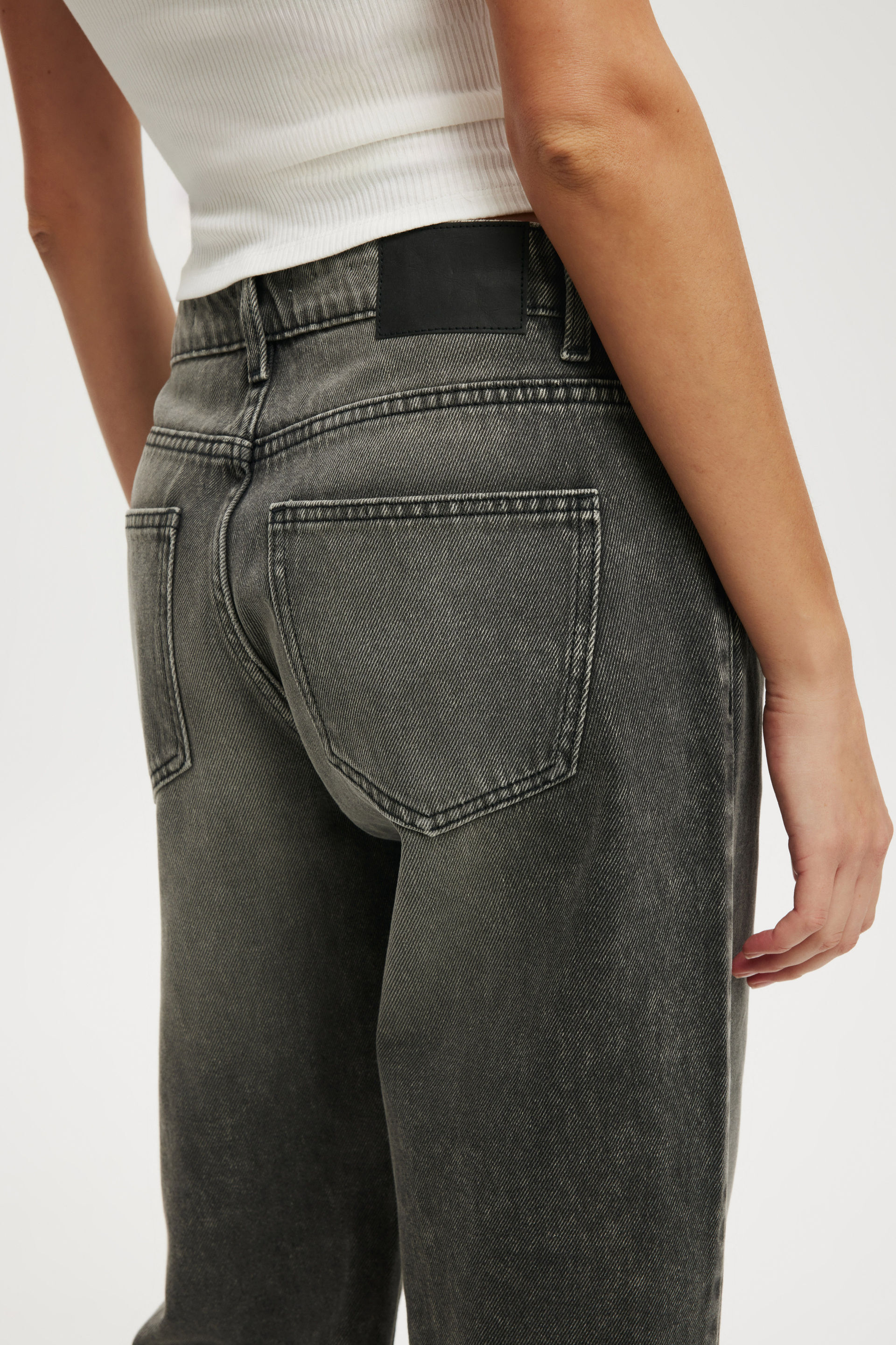 447-low-rise-straight-jean-domino-black-1.jpg