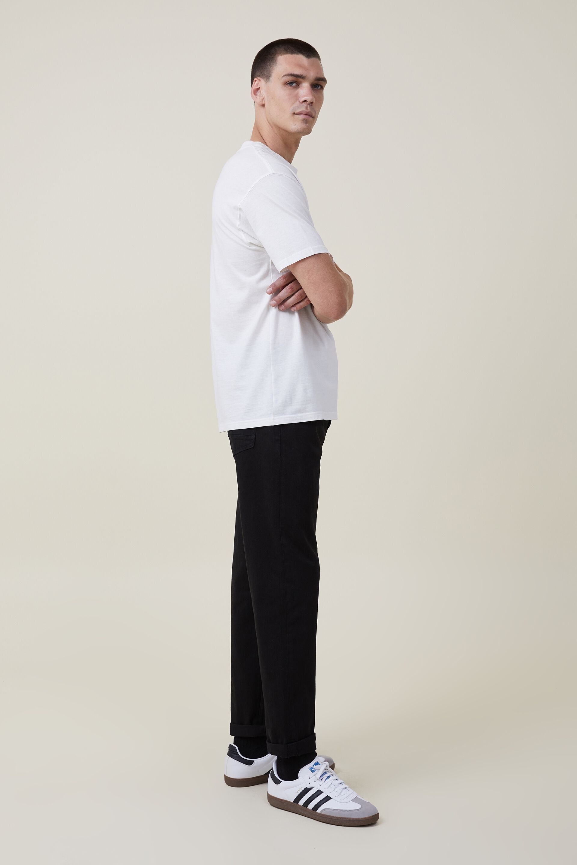 Relaxed Tapered Jean new black